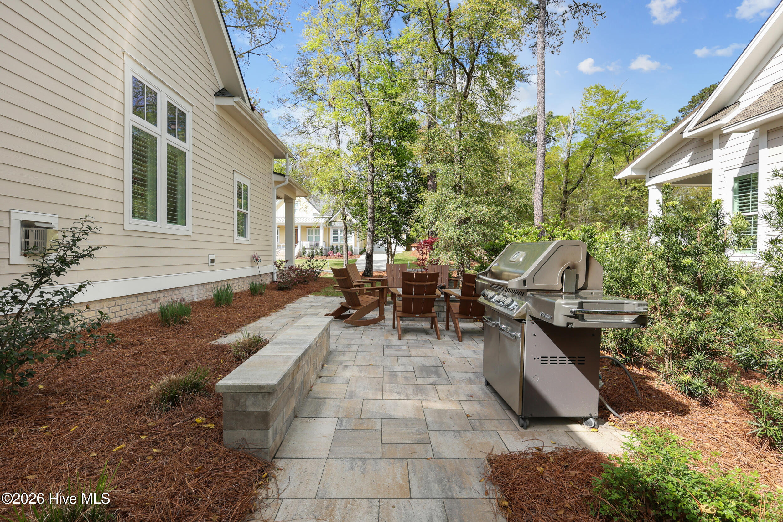 100566937 | Photo 64