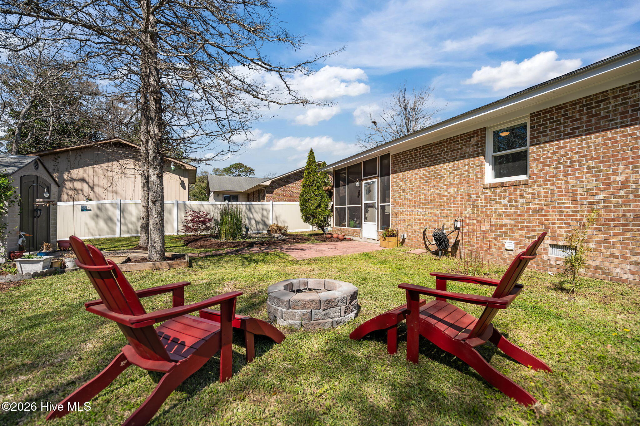 100569191 | Photo 43