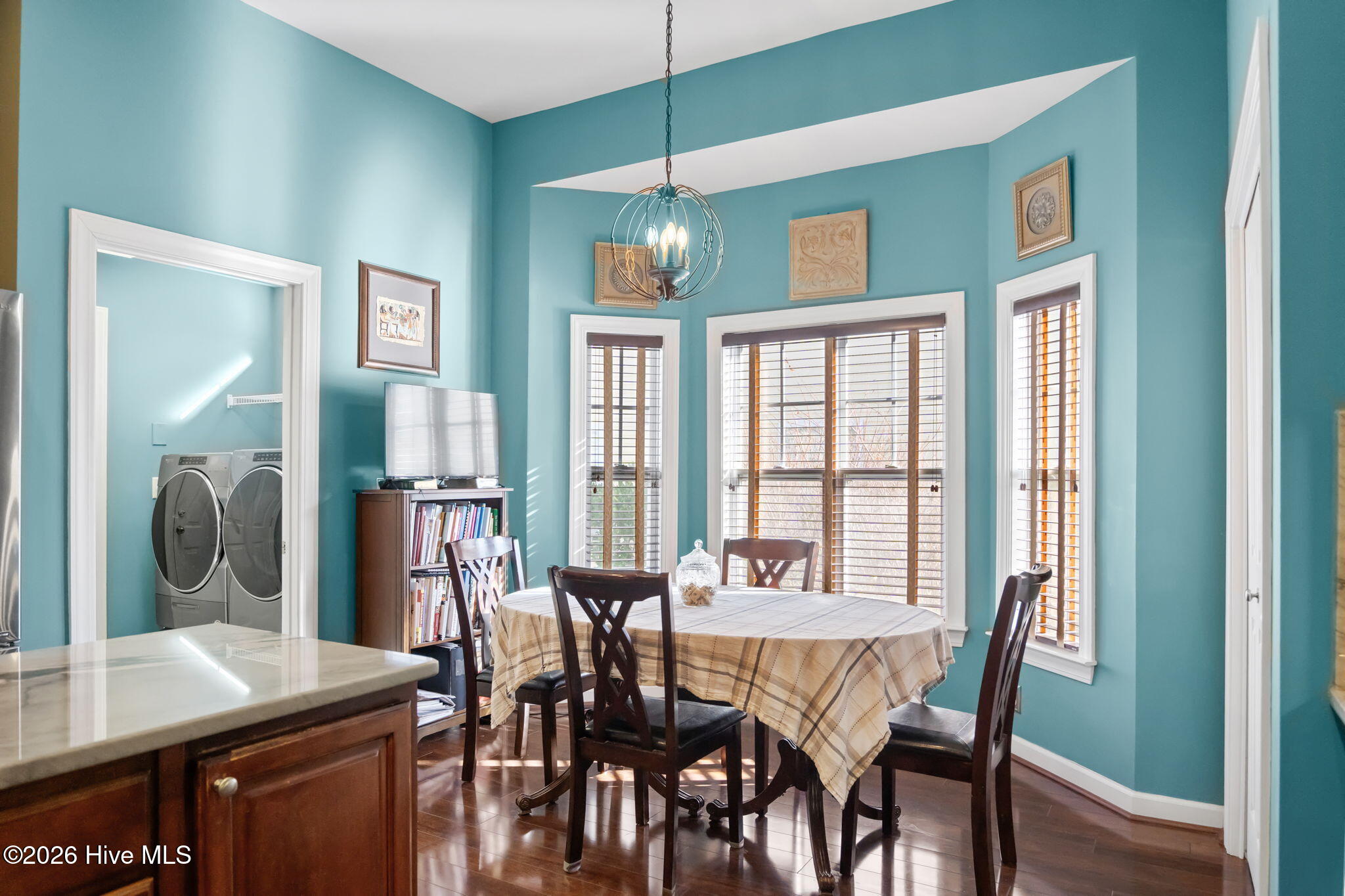 100546321 | Photo 11