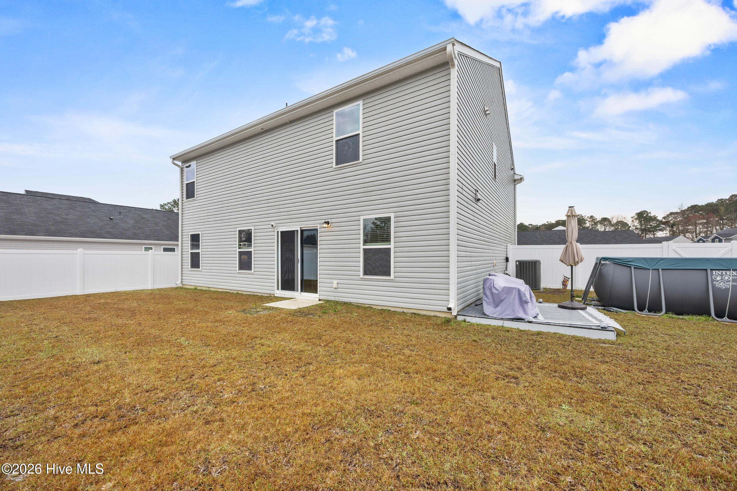 100561972 | Photo 48