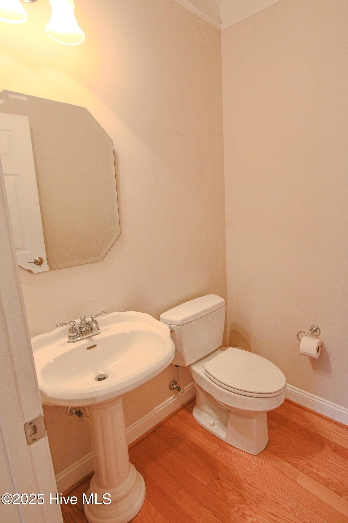 100478144 | Photo 33