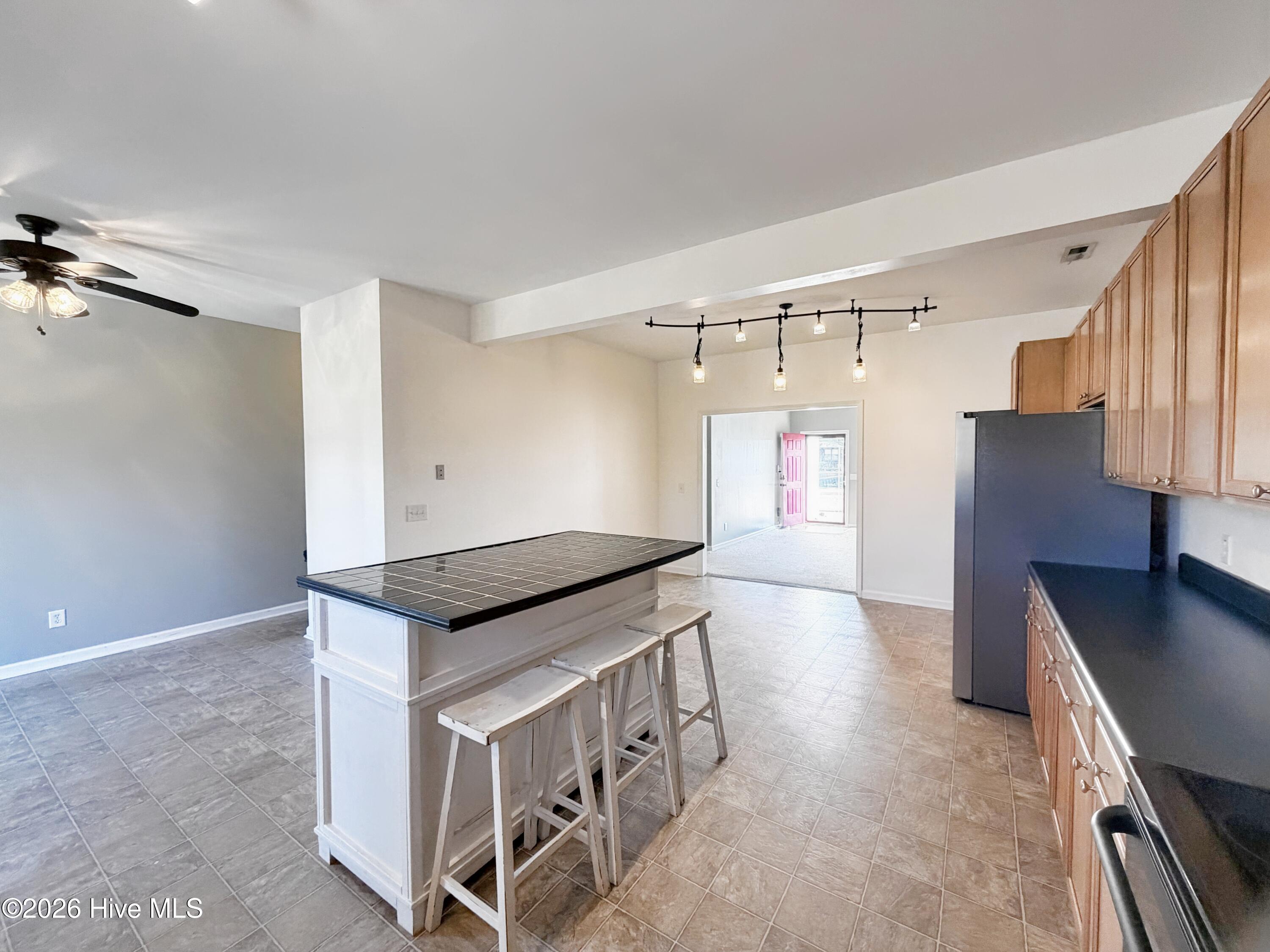 100547389 | Photo 14