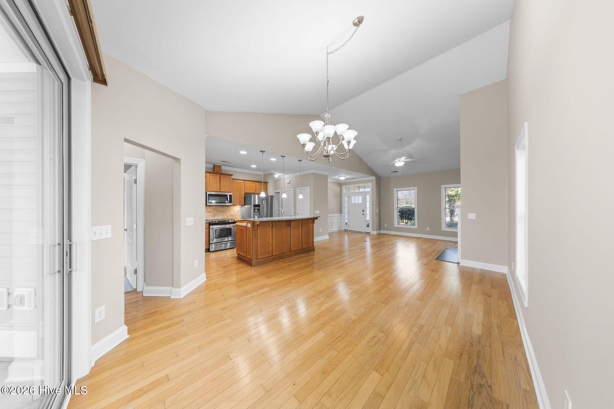 100552477 | Photo 18