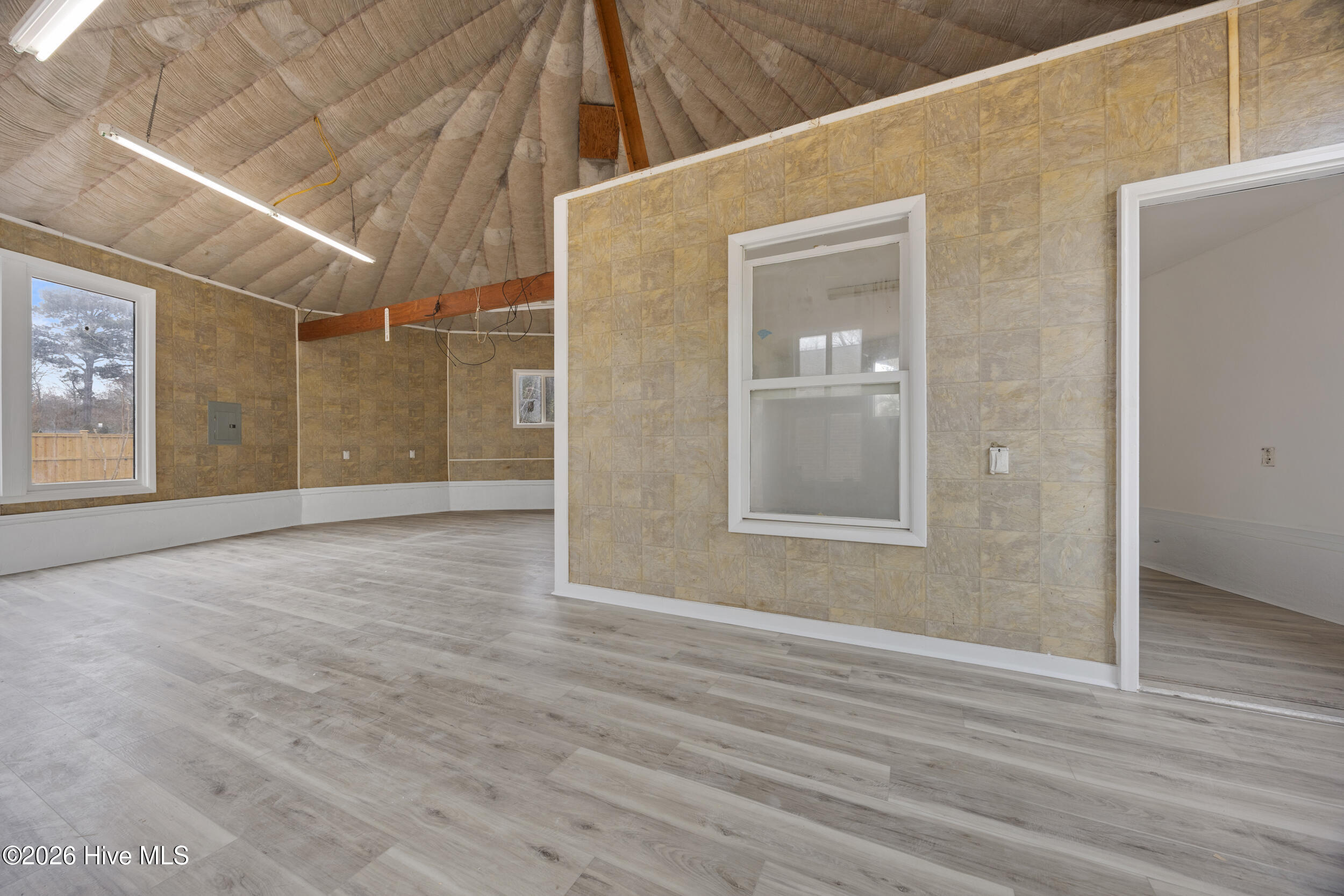 100556943 | Photo 46