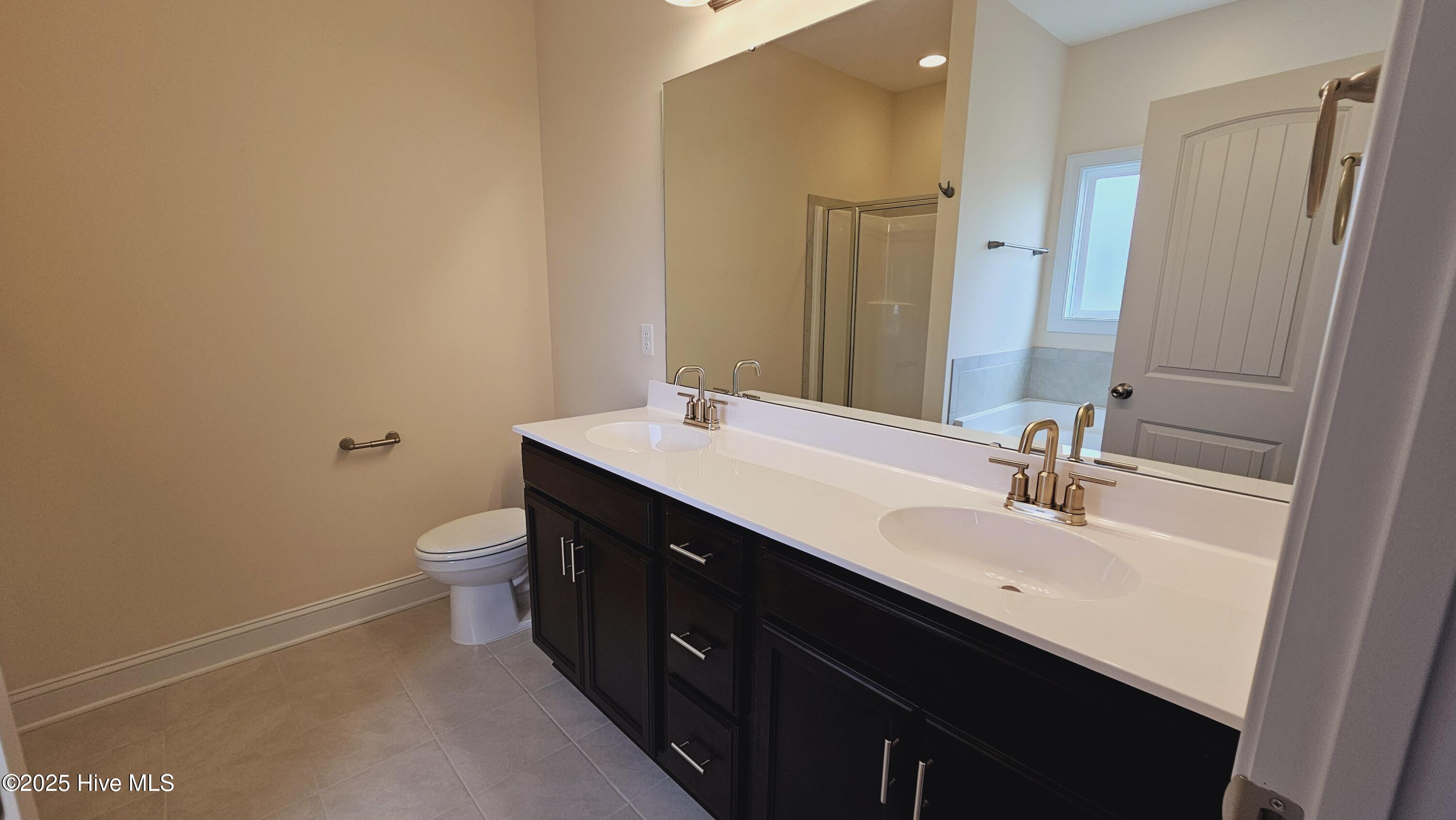 100533971 | Photo 19