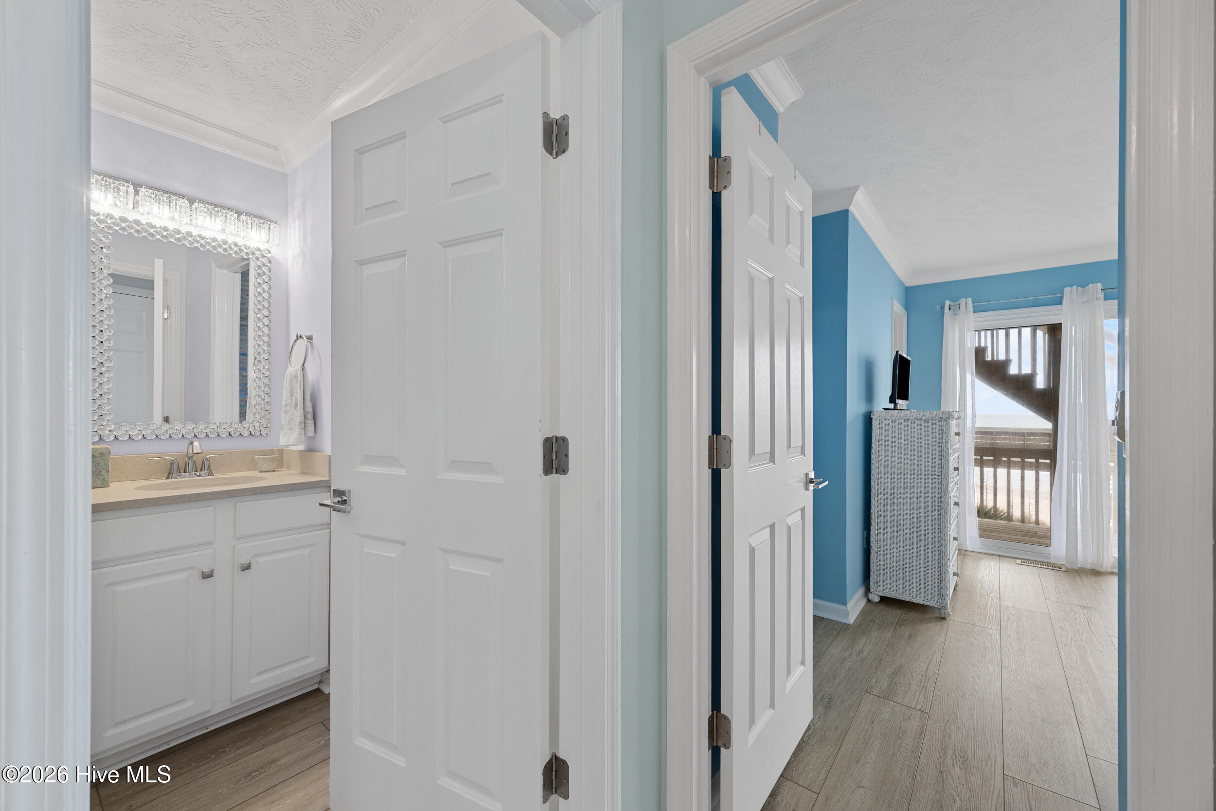 100558134 | Photo 11