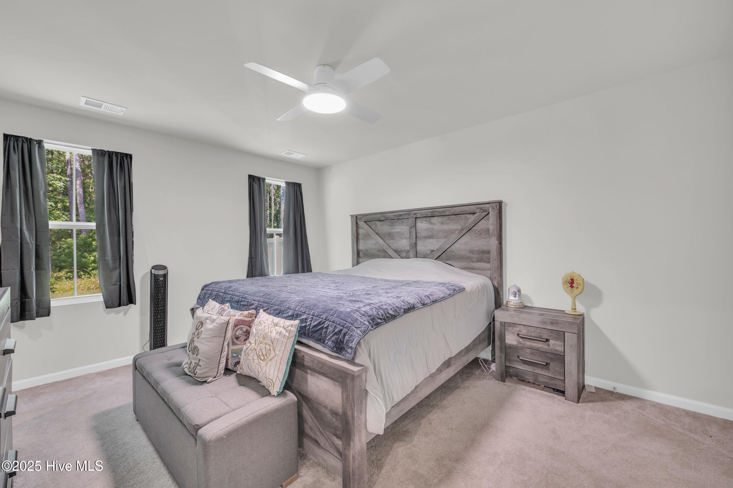 100570488 | Photo 14