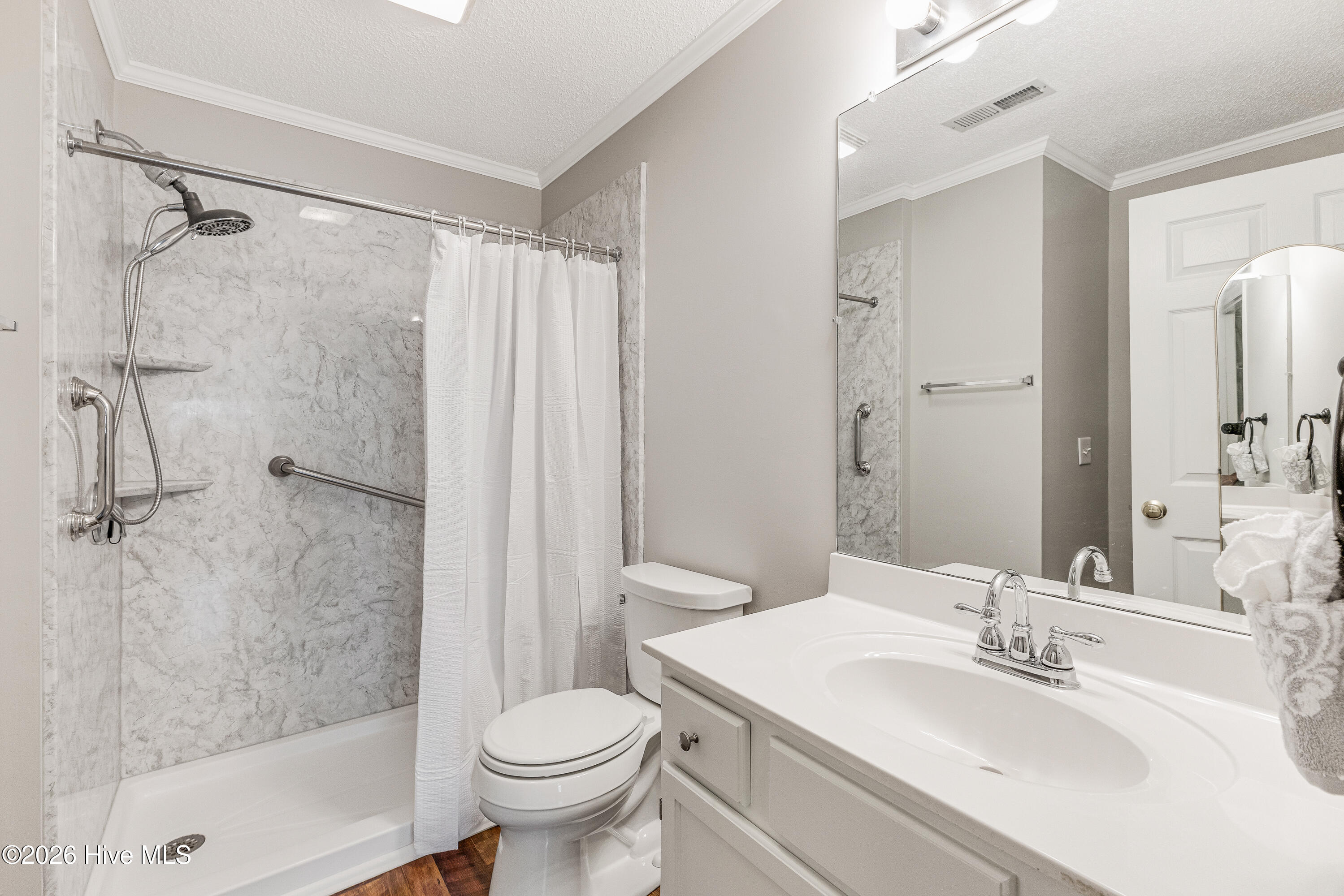 100562501 | Photo 28