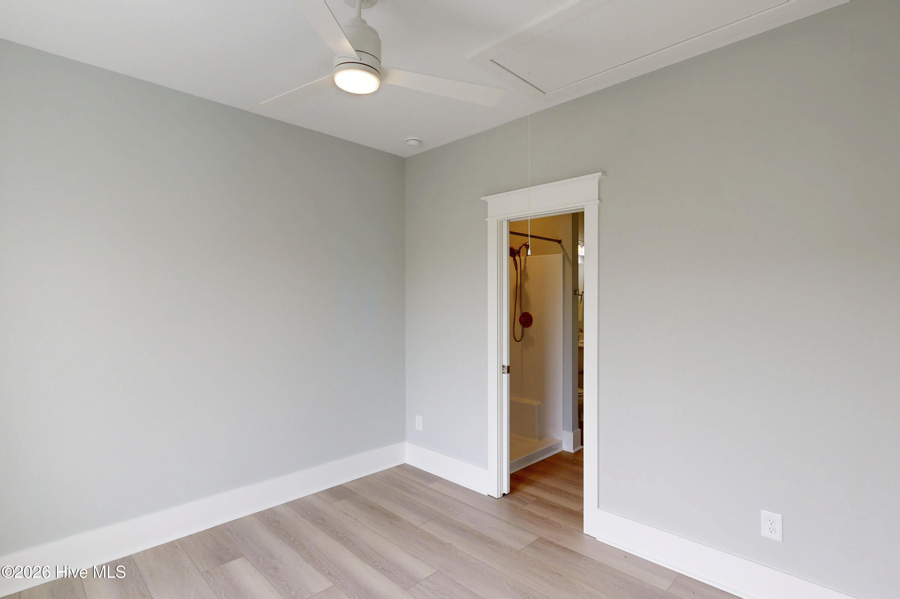 100559746 | Photo 17