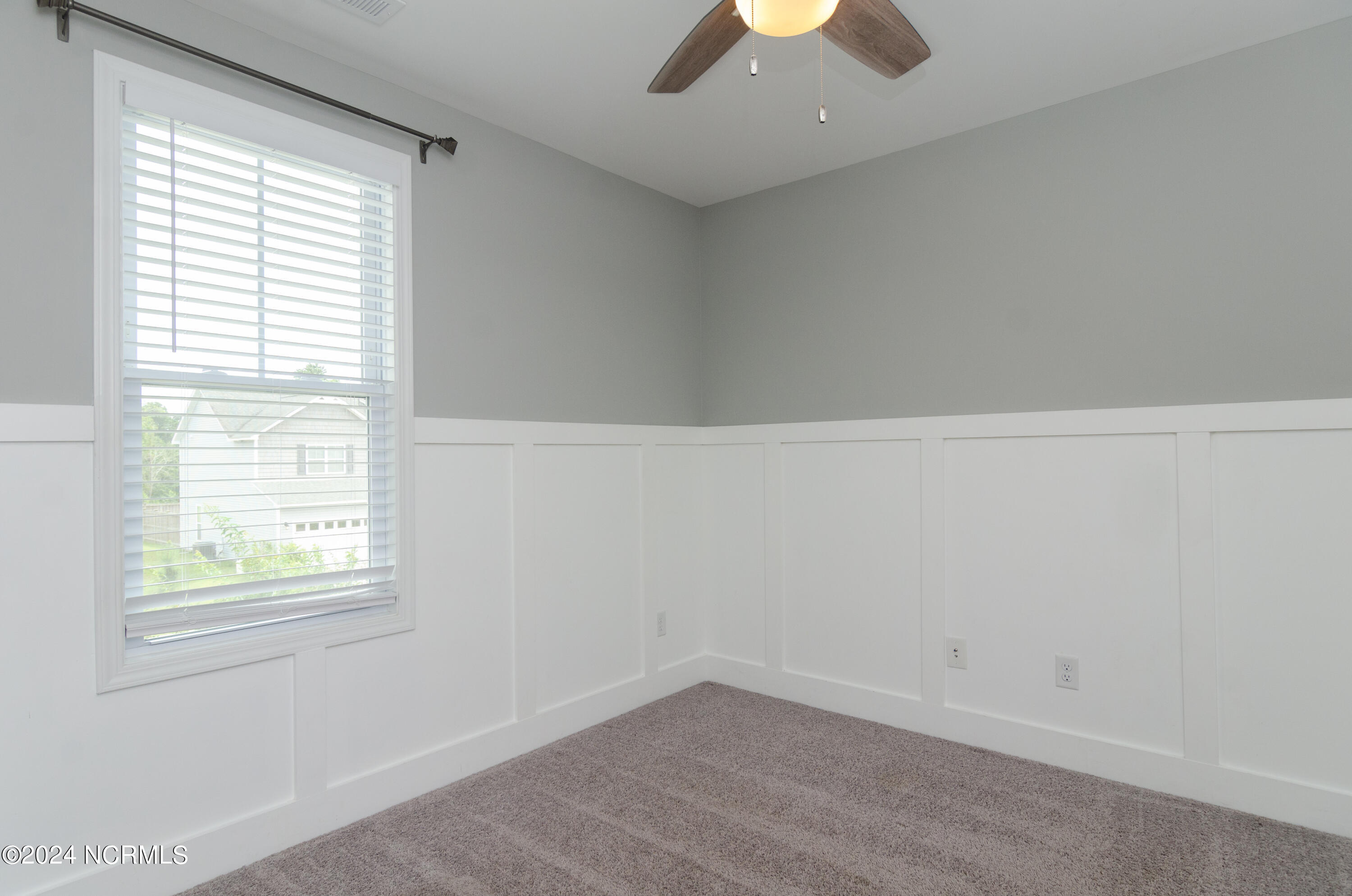 100547679 | Photo 28