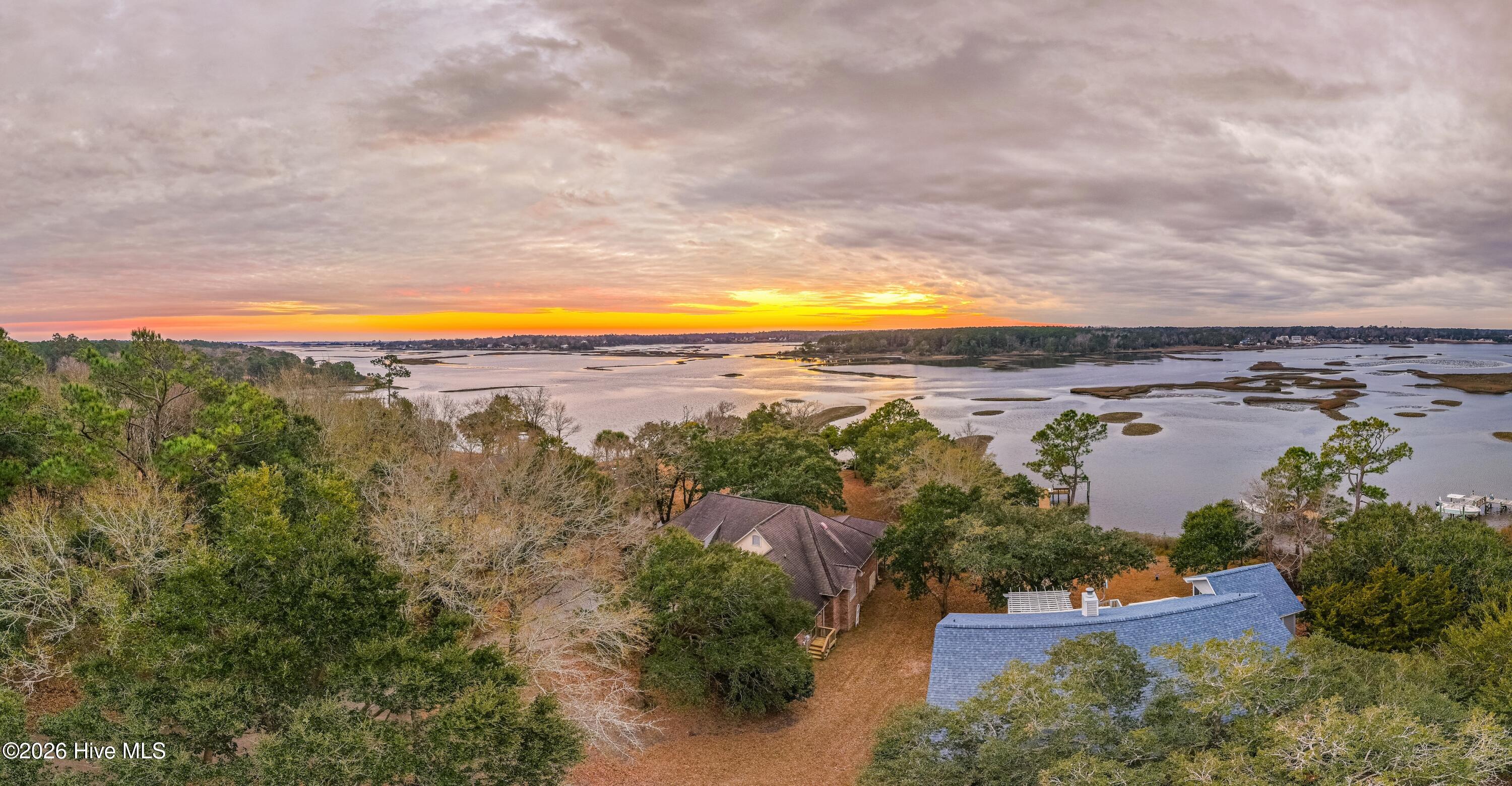 100551143 | Photo 72