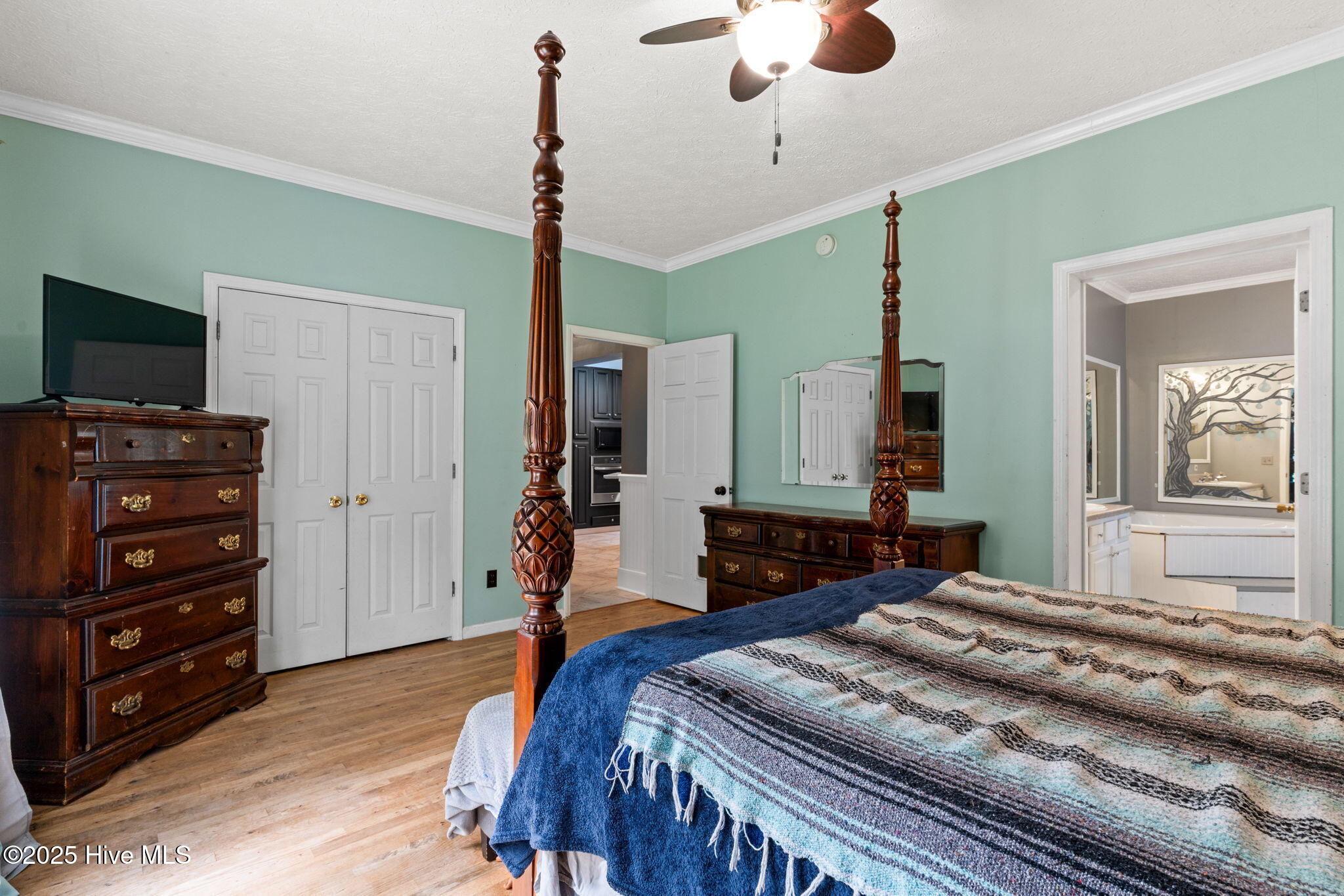 100531169 | Photo 36