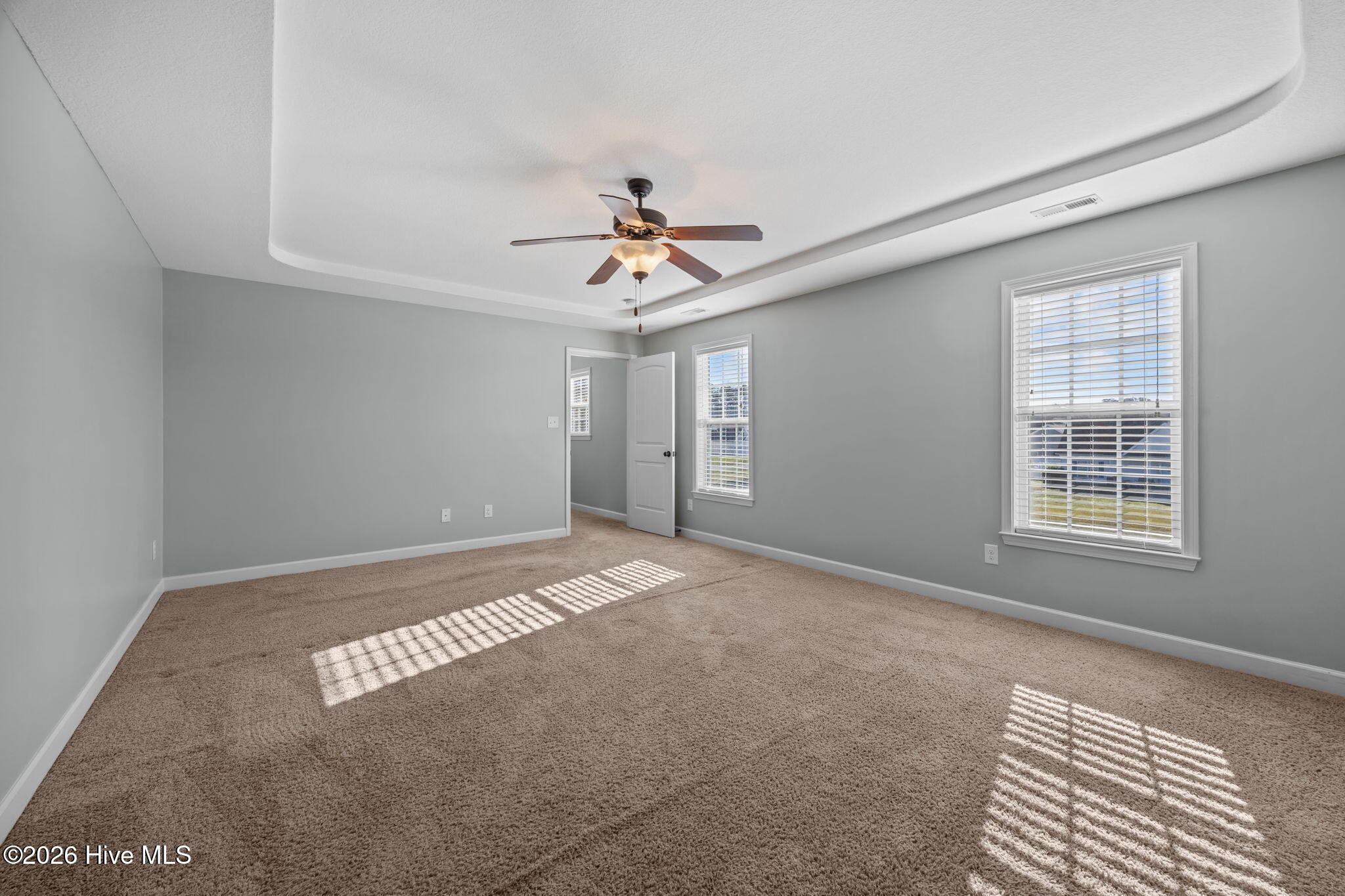 100560310 | Photo 24