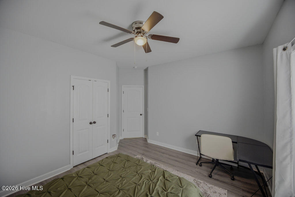 100565679 | Photo 28