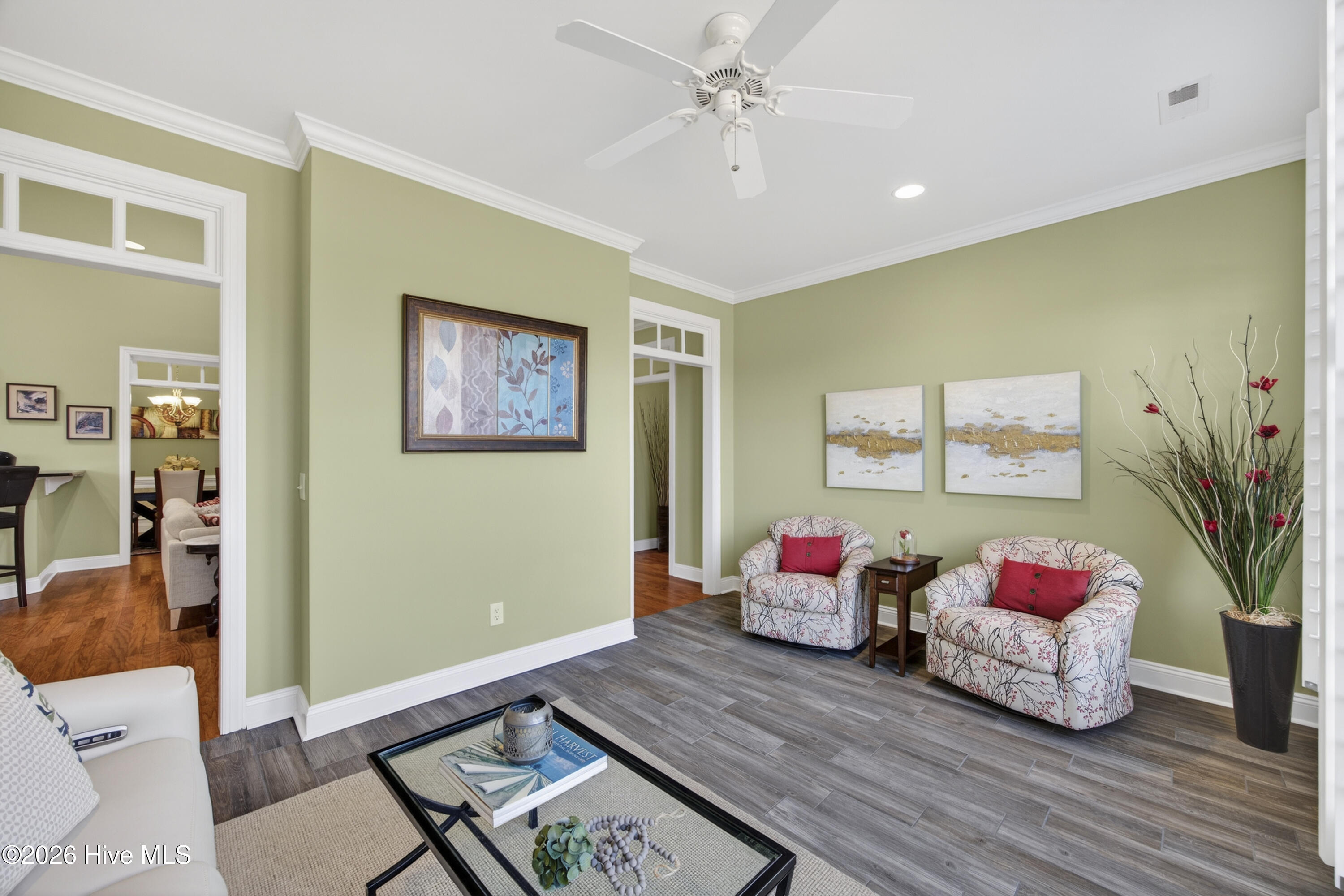 100550838 | Photo 23