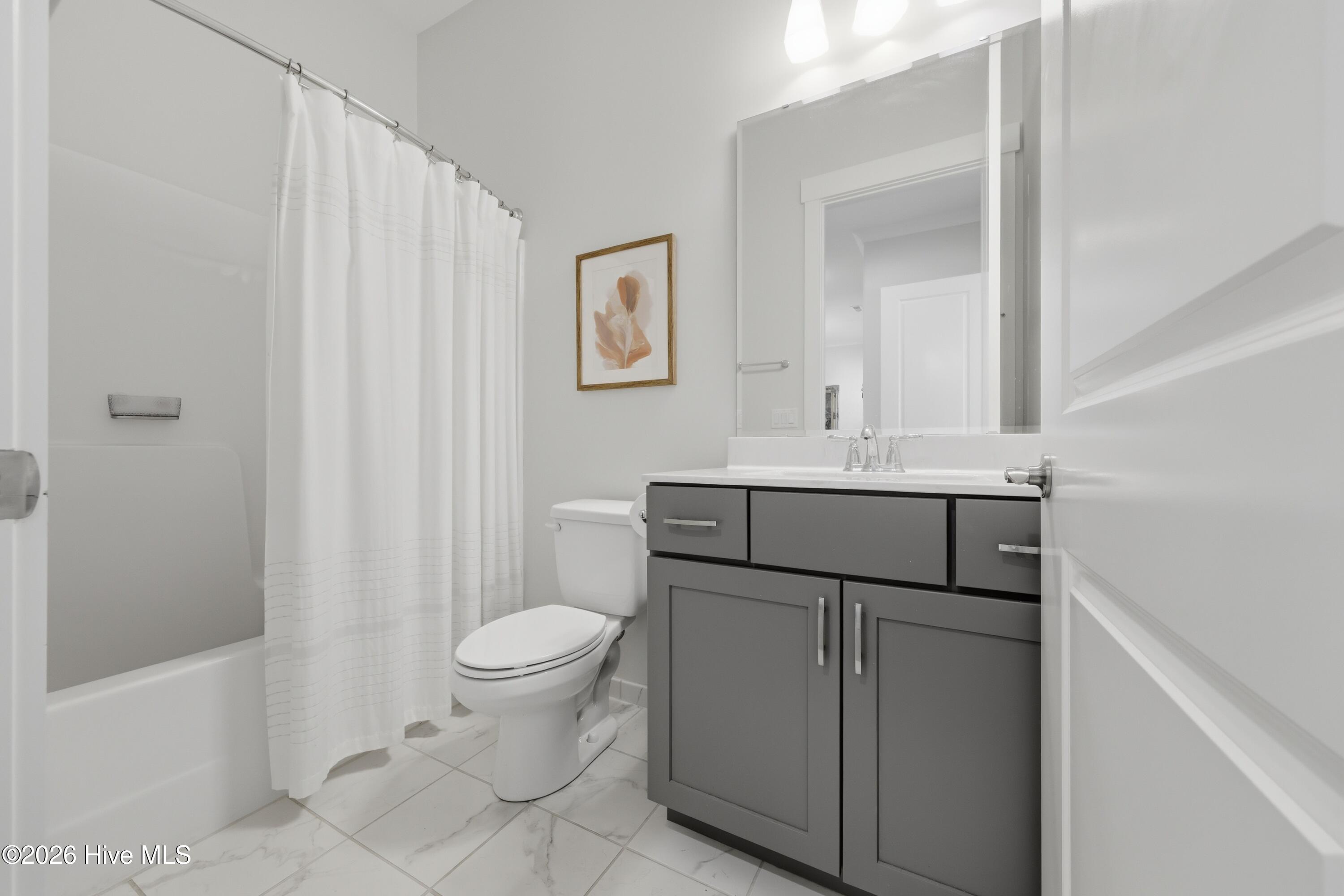 100568121 | Photo 27