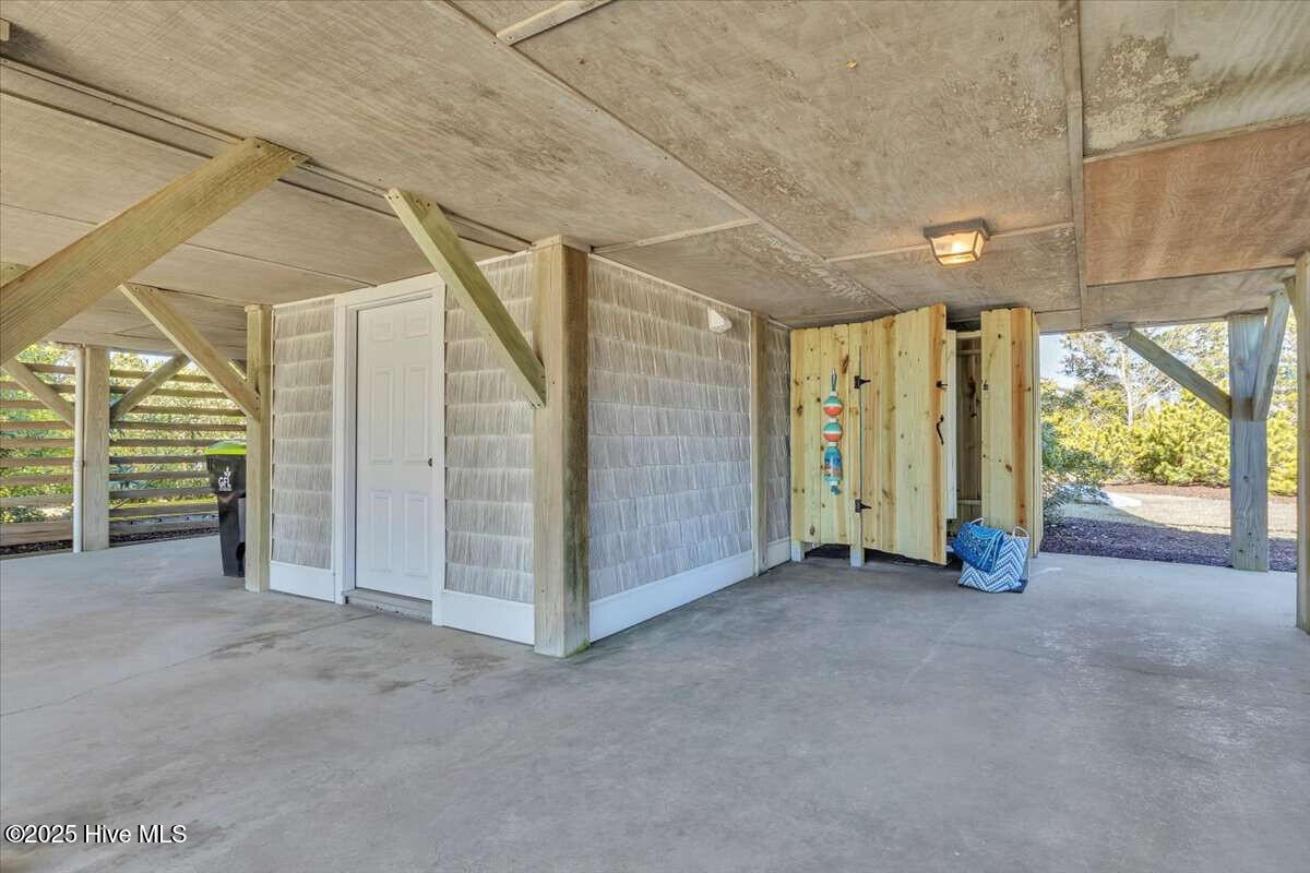 100546724 | Photo 52