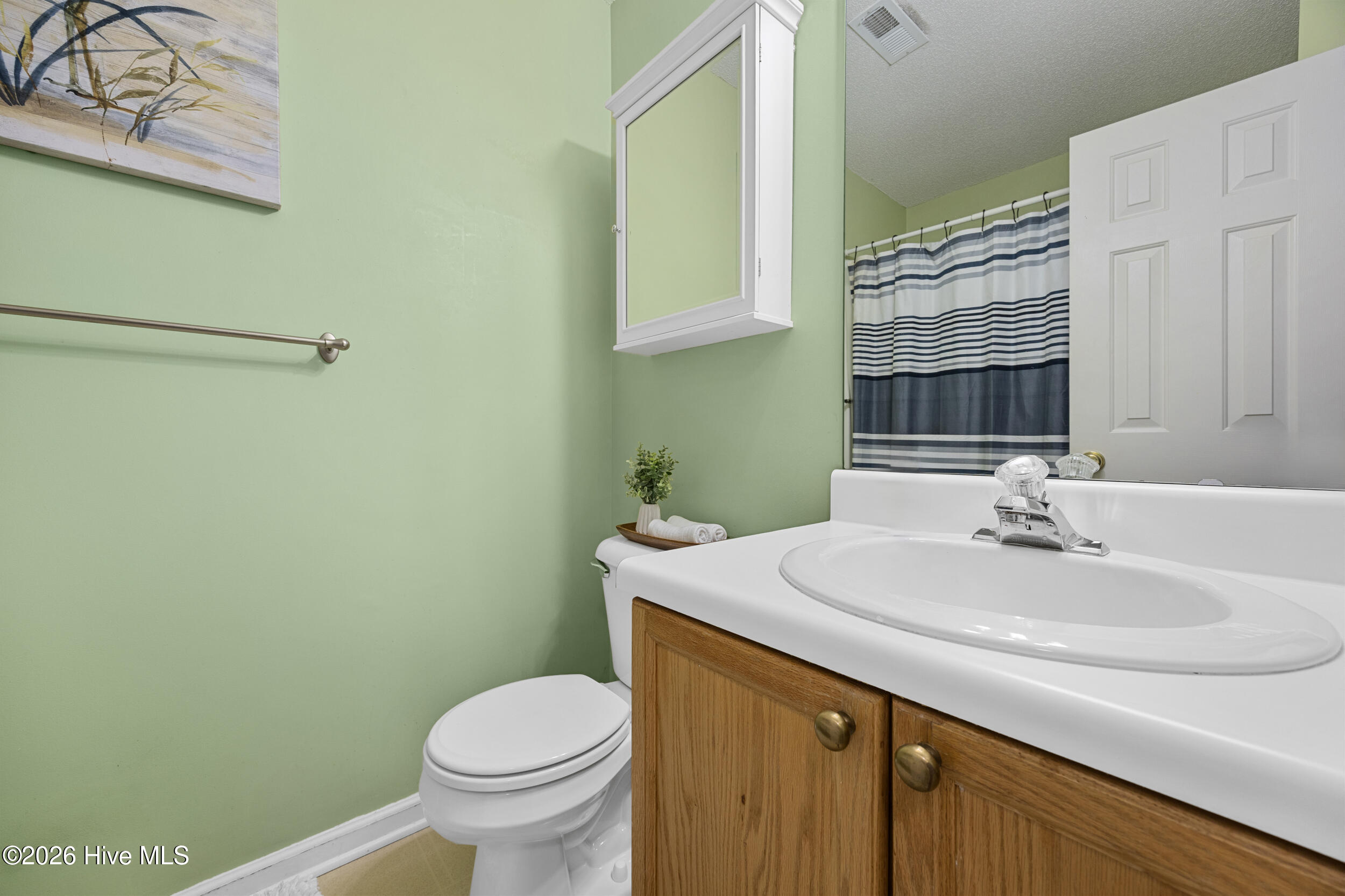 100569282 | Photo 30