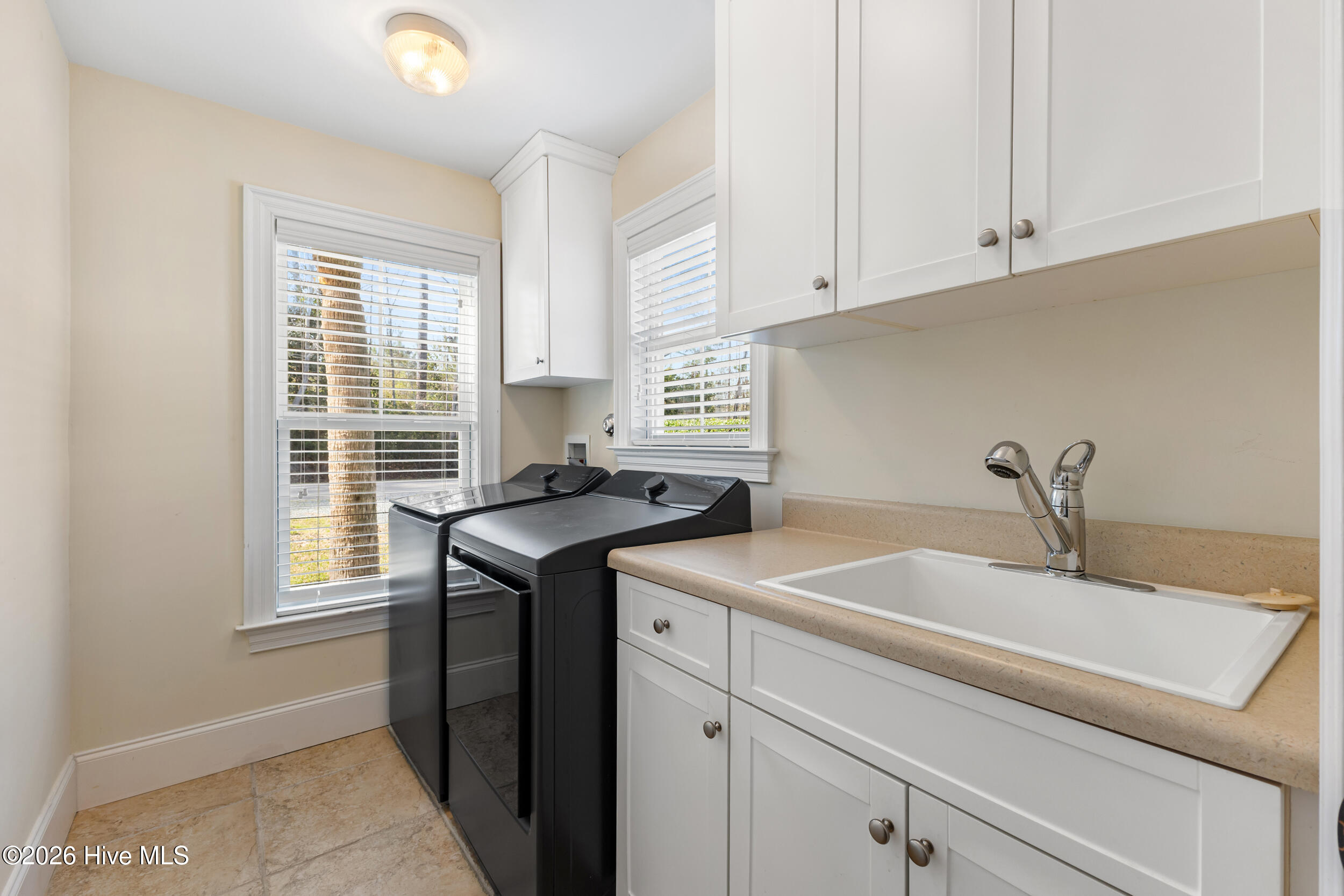 100561690 | Photo 26