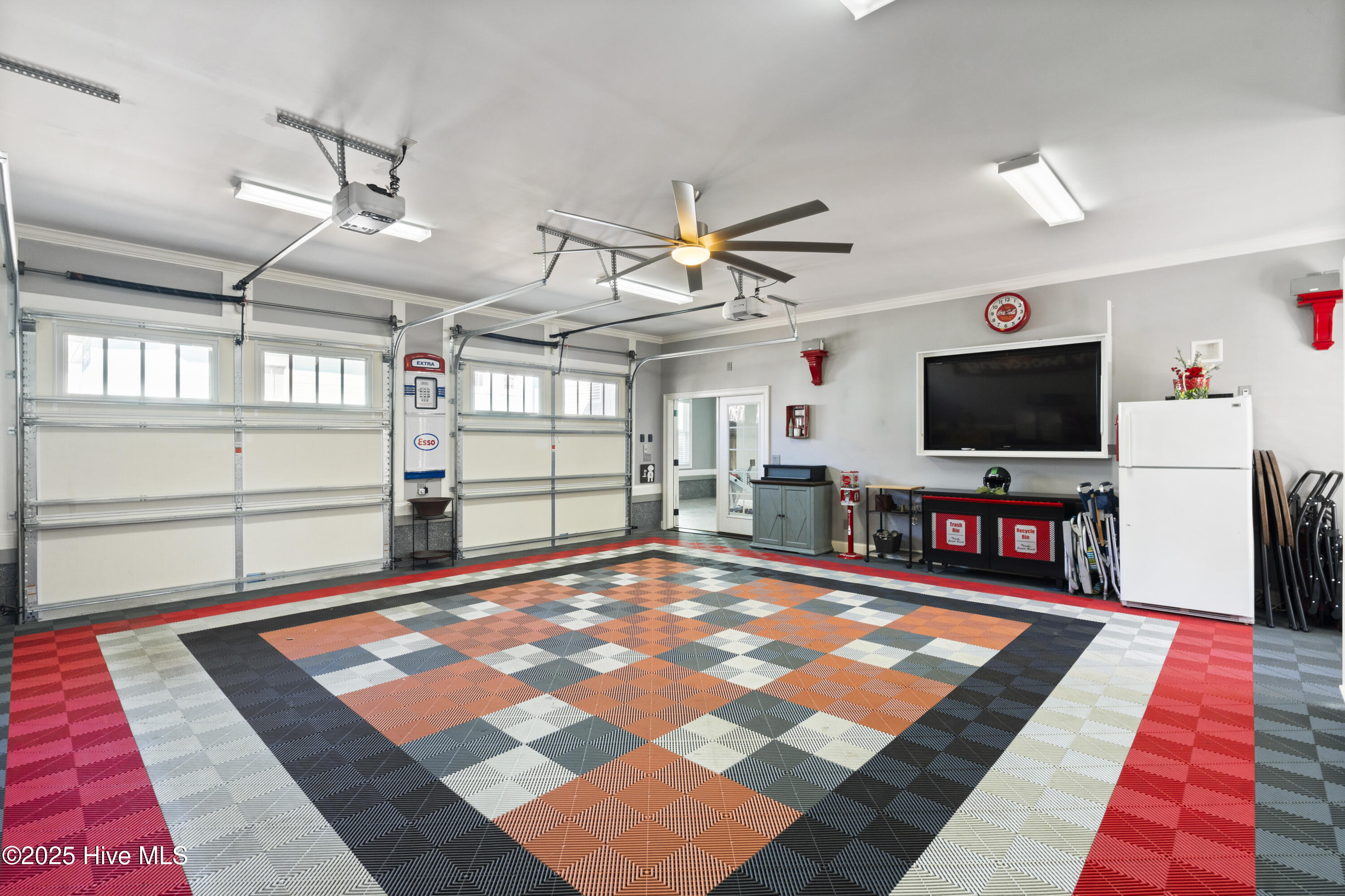 100498817 | Photo 50