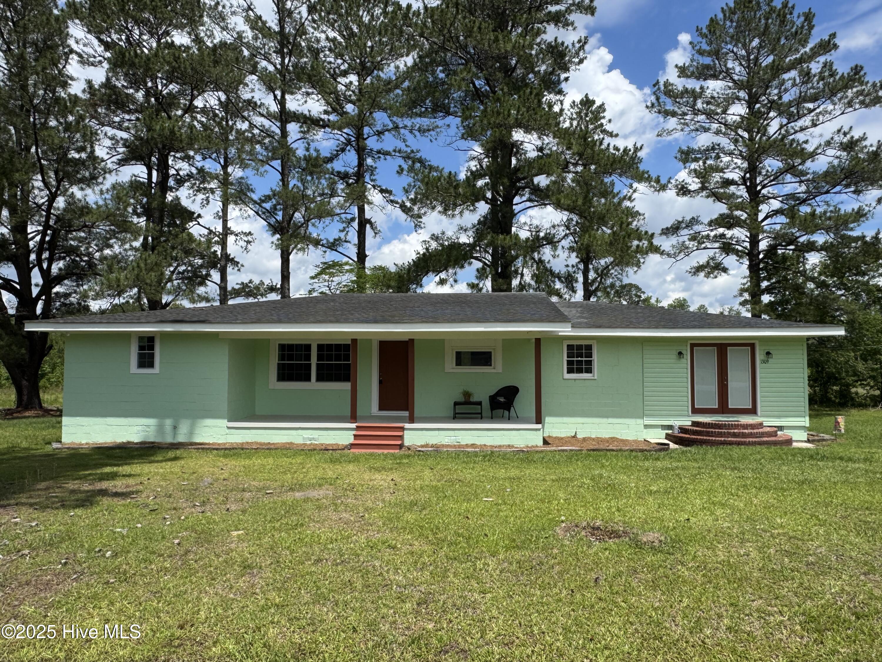 Homes for sale in Whiteville, NC | 1309 Gaston Sellers Rd, Whiteville, NC 28472 | MLS# 100507548