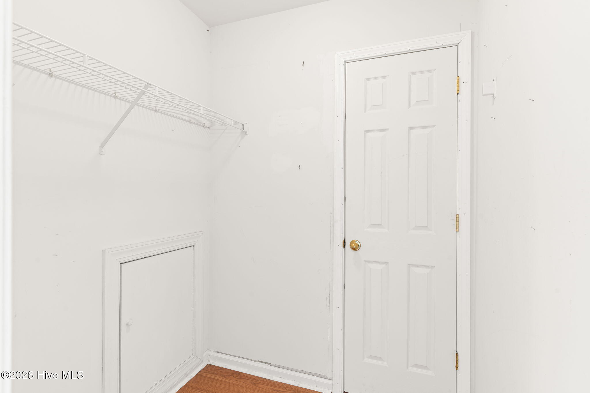 100551669 | Photo 54