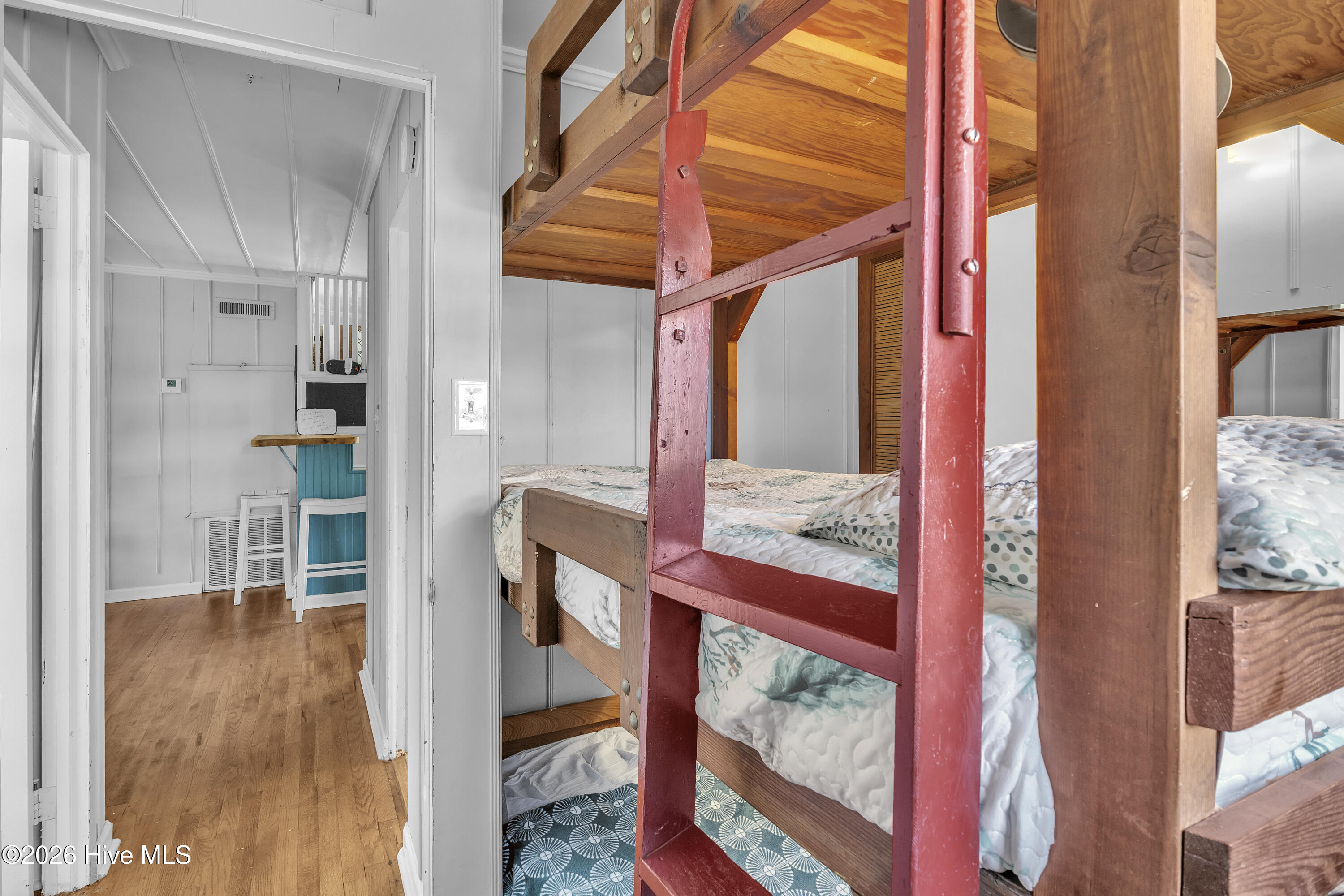 100550630 | Photo 20