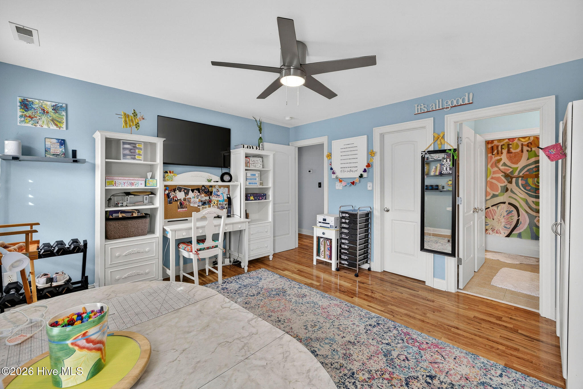 100547469 | Photo 42