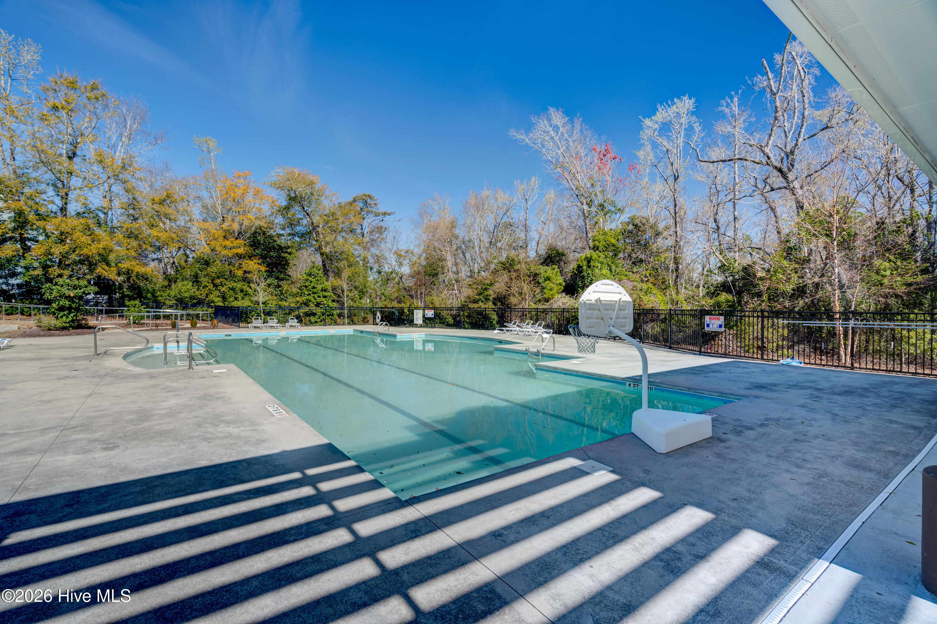 100558157 | Photo 68