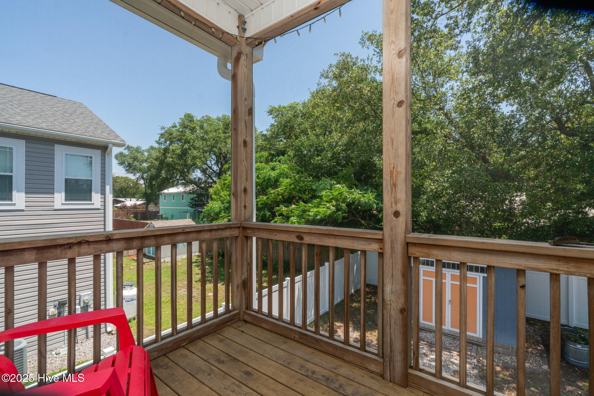 100527640 | Photo 23