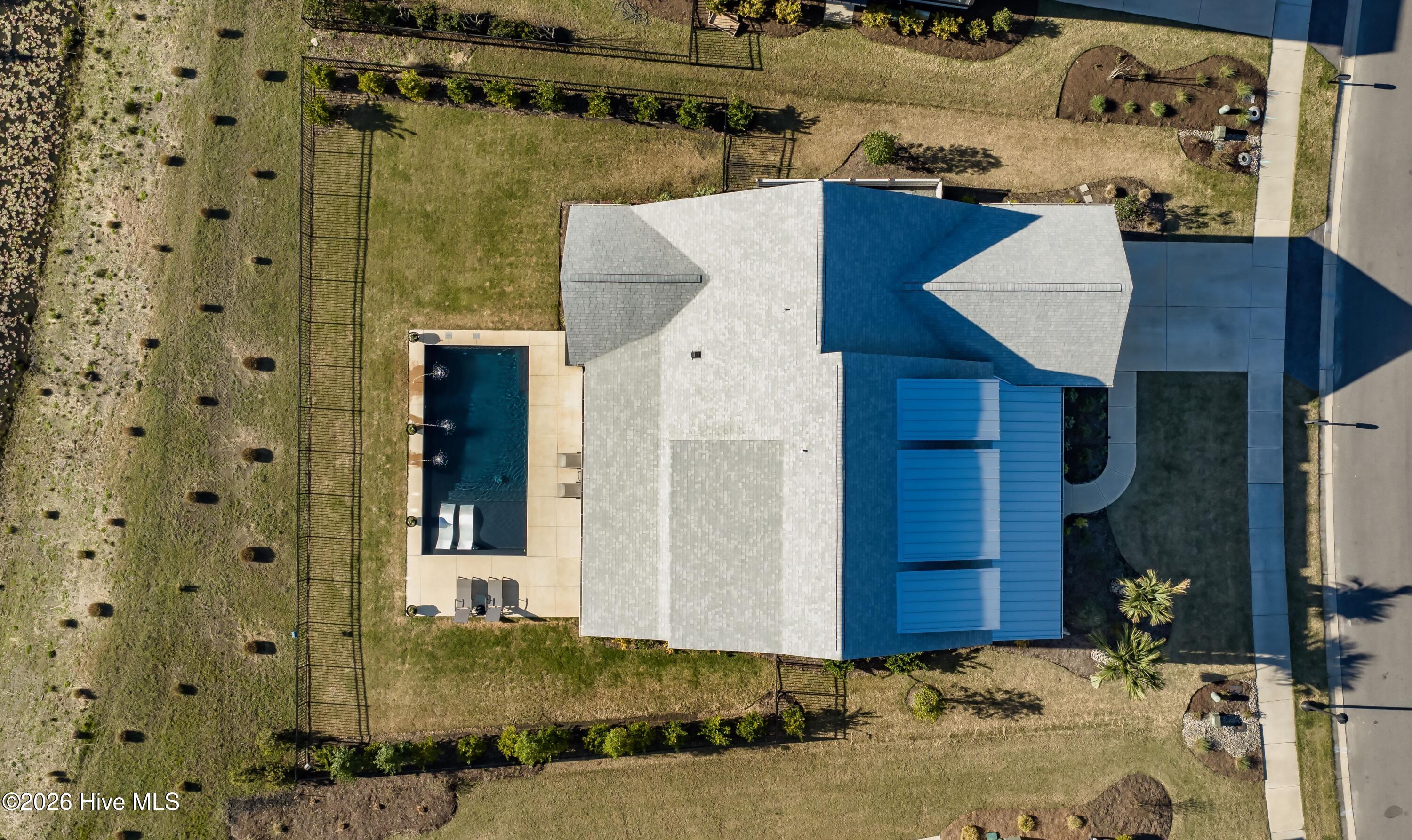 100566298 | Photo 59