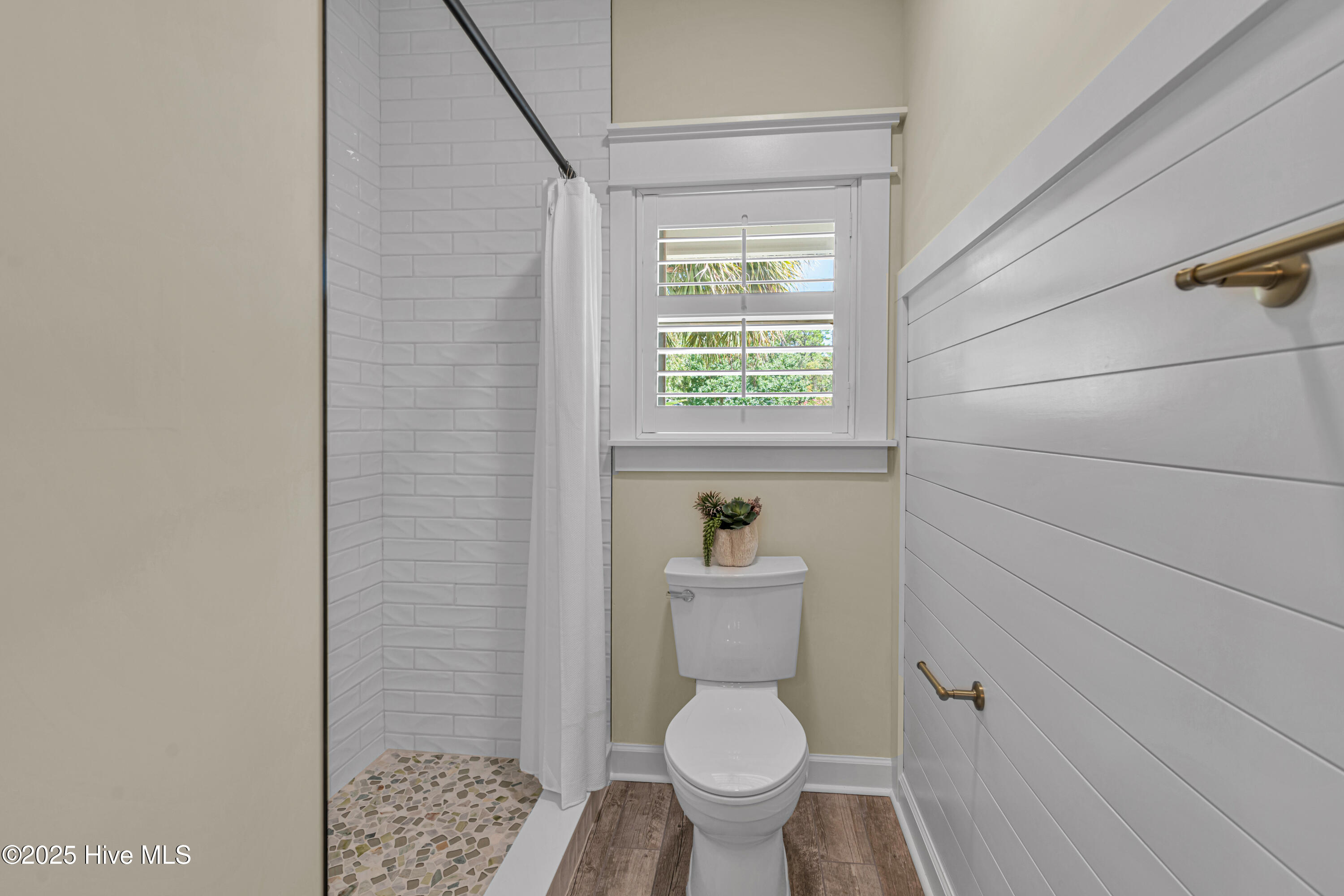 100530224 | Photo 30