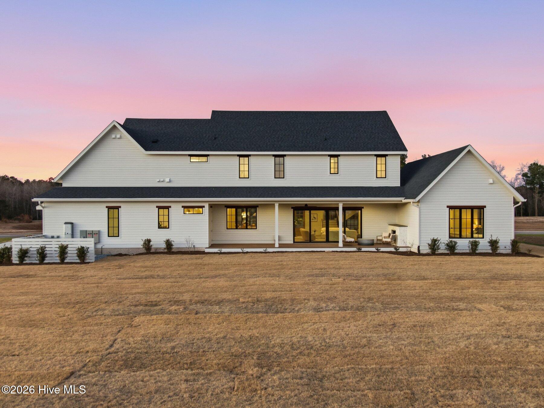 100529848 | Photo 65