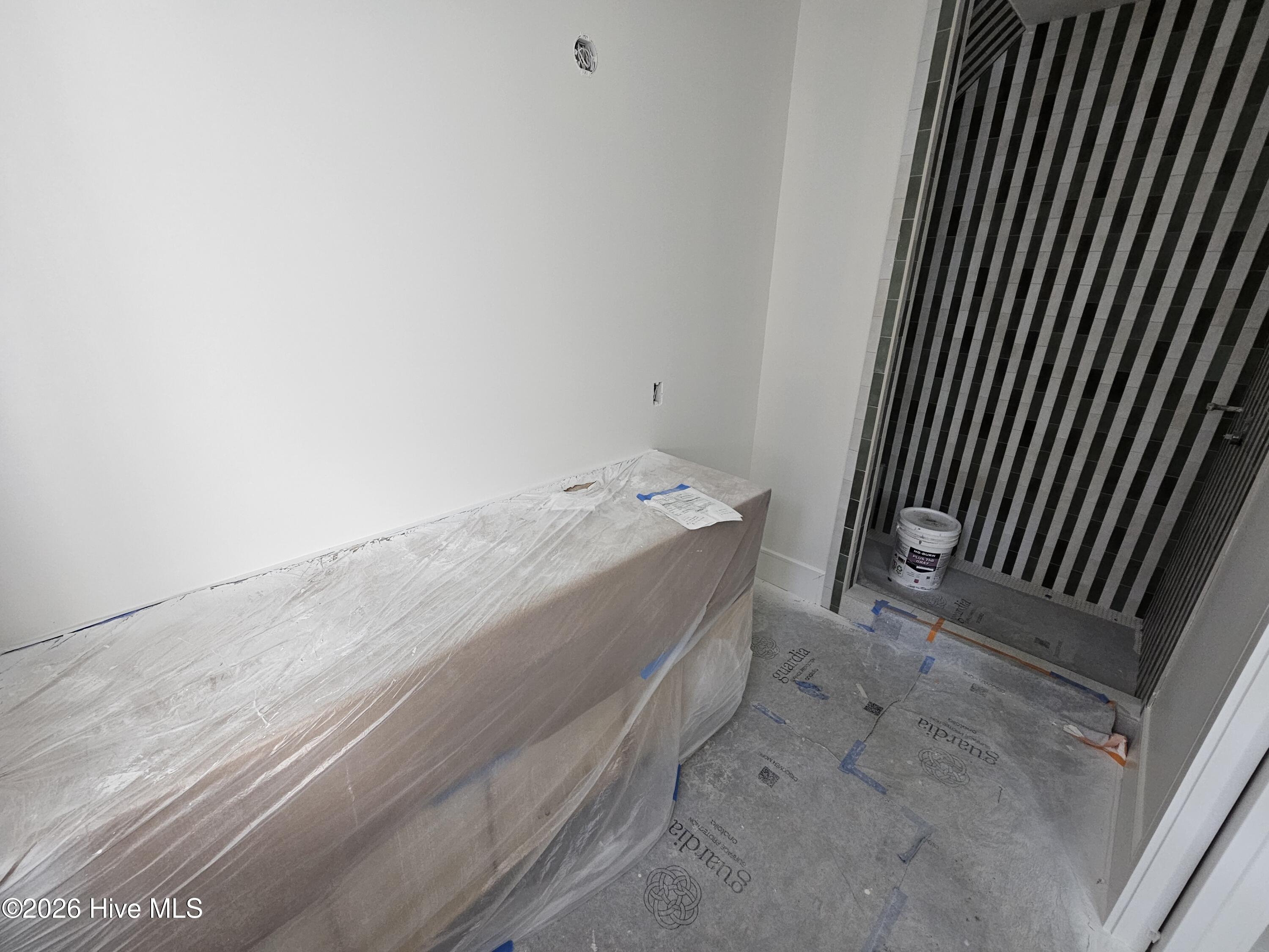 100527849 | Photo 11