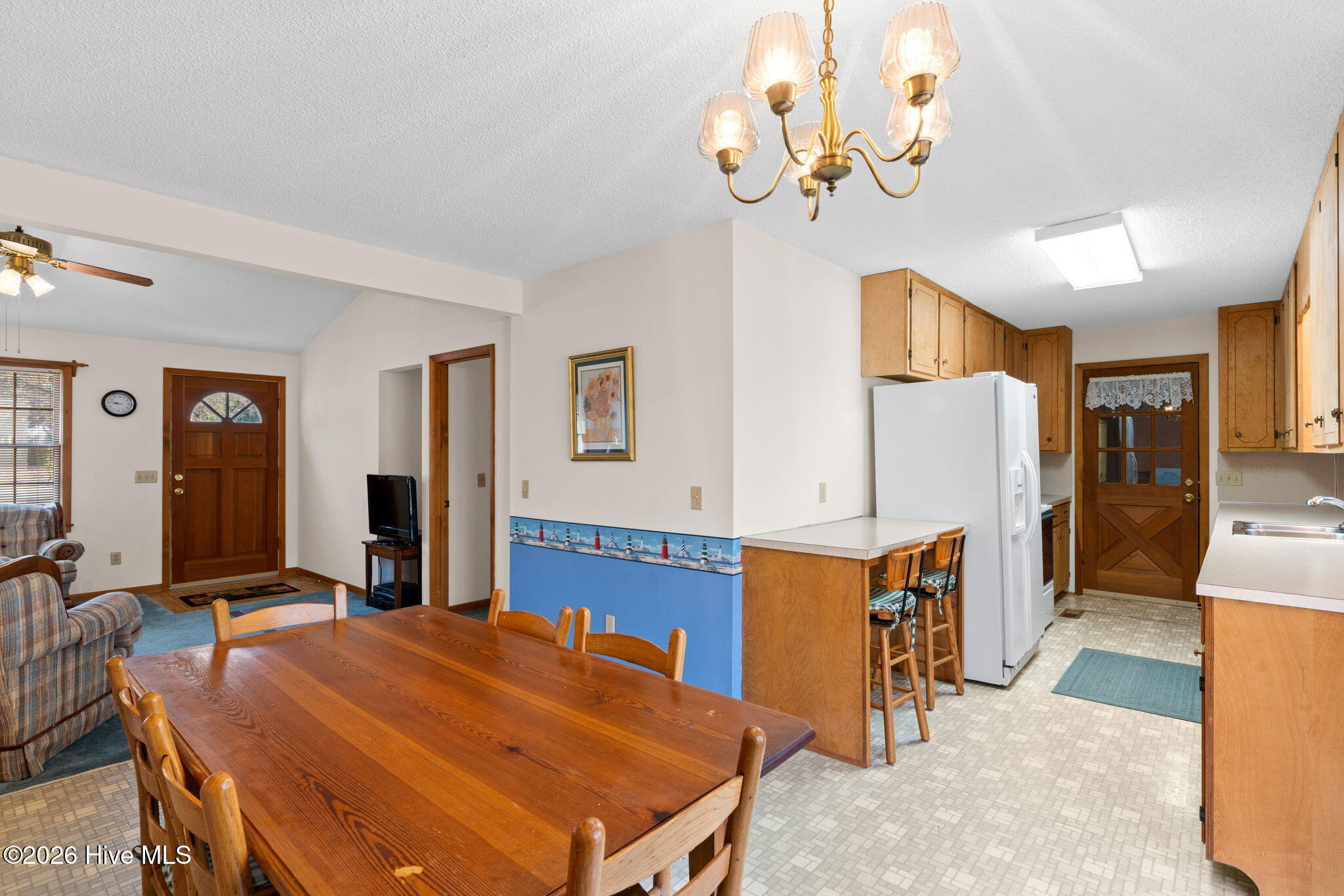 100551334 | Photo 33