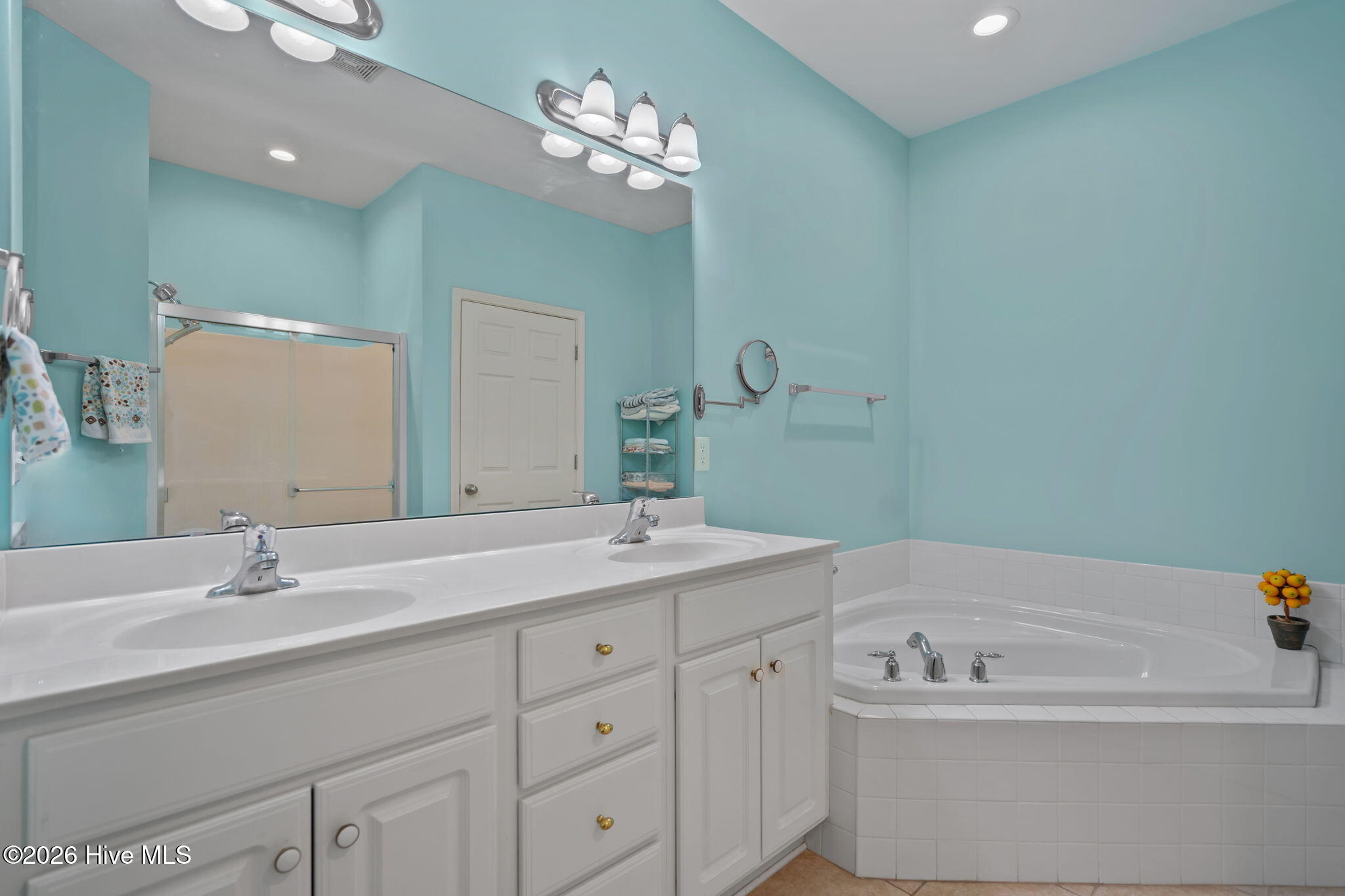 100566429 | Photo 13