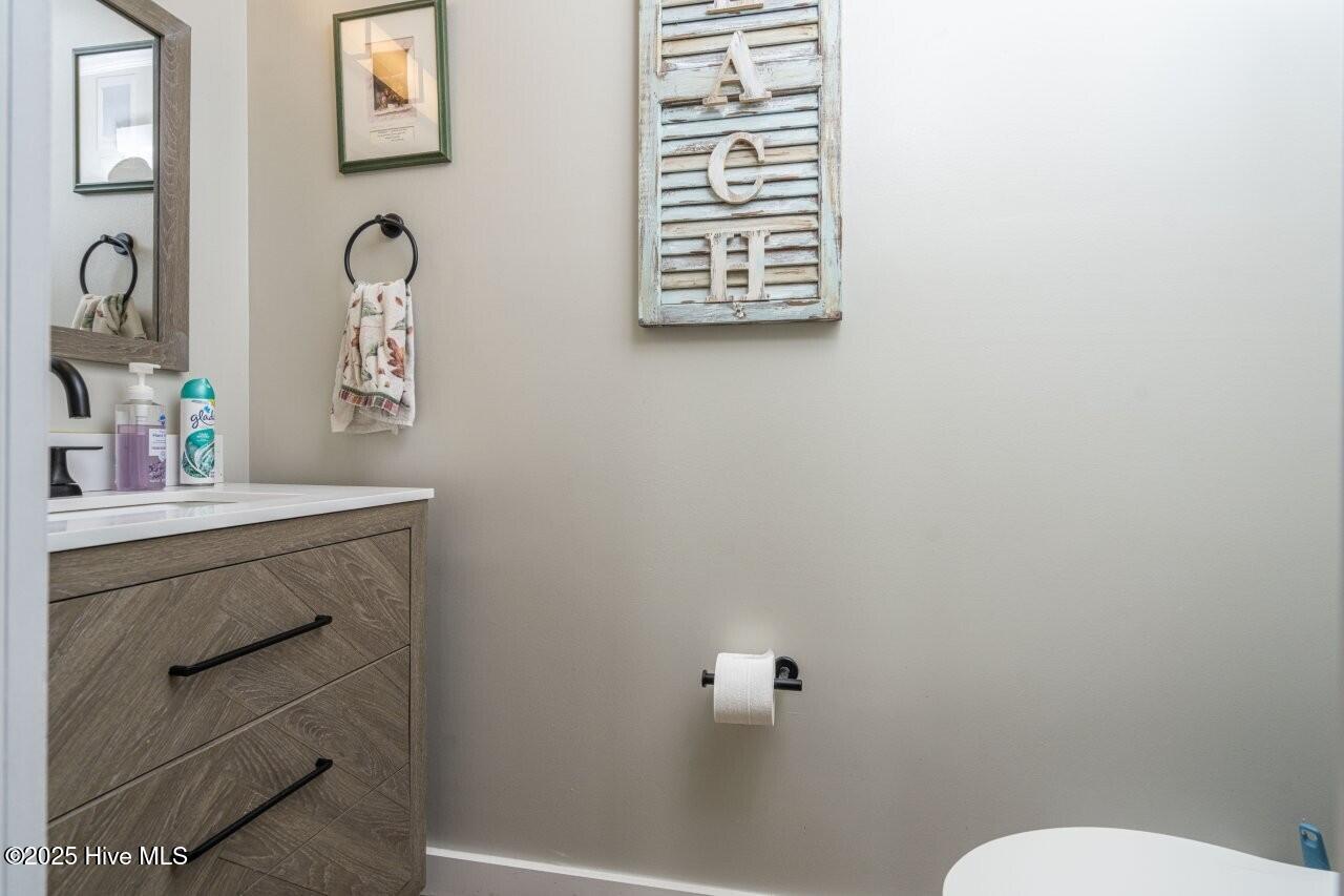 100544144 | Photo 10