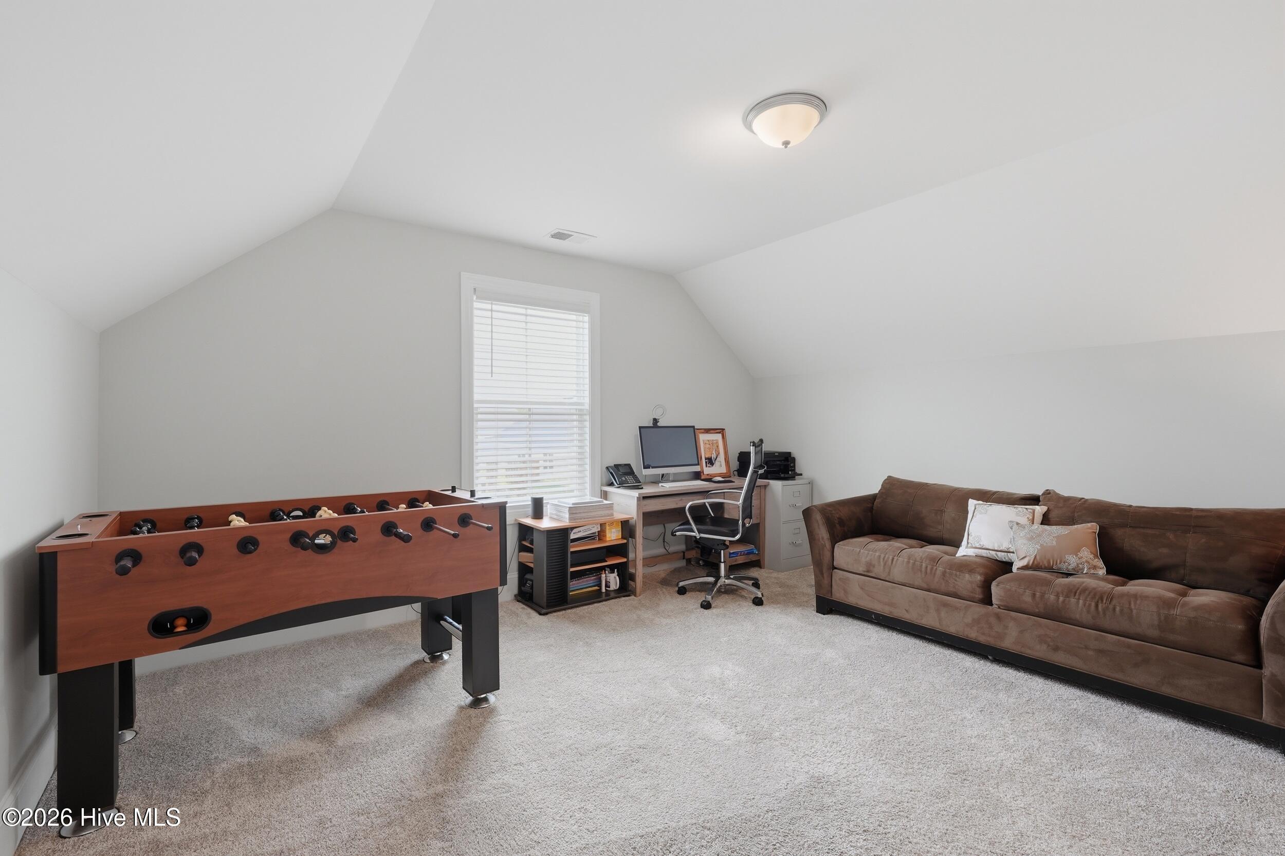 100565779 | Photo 39