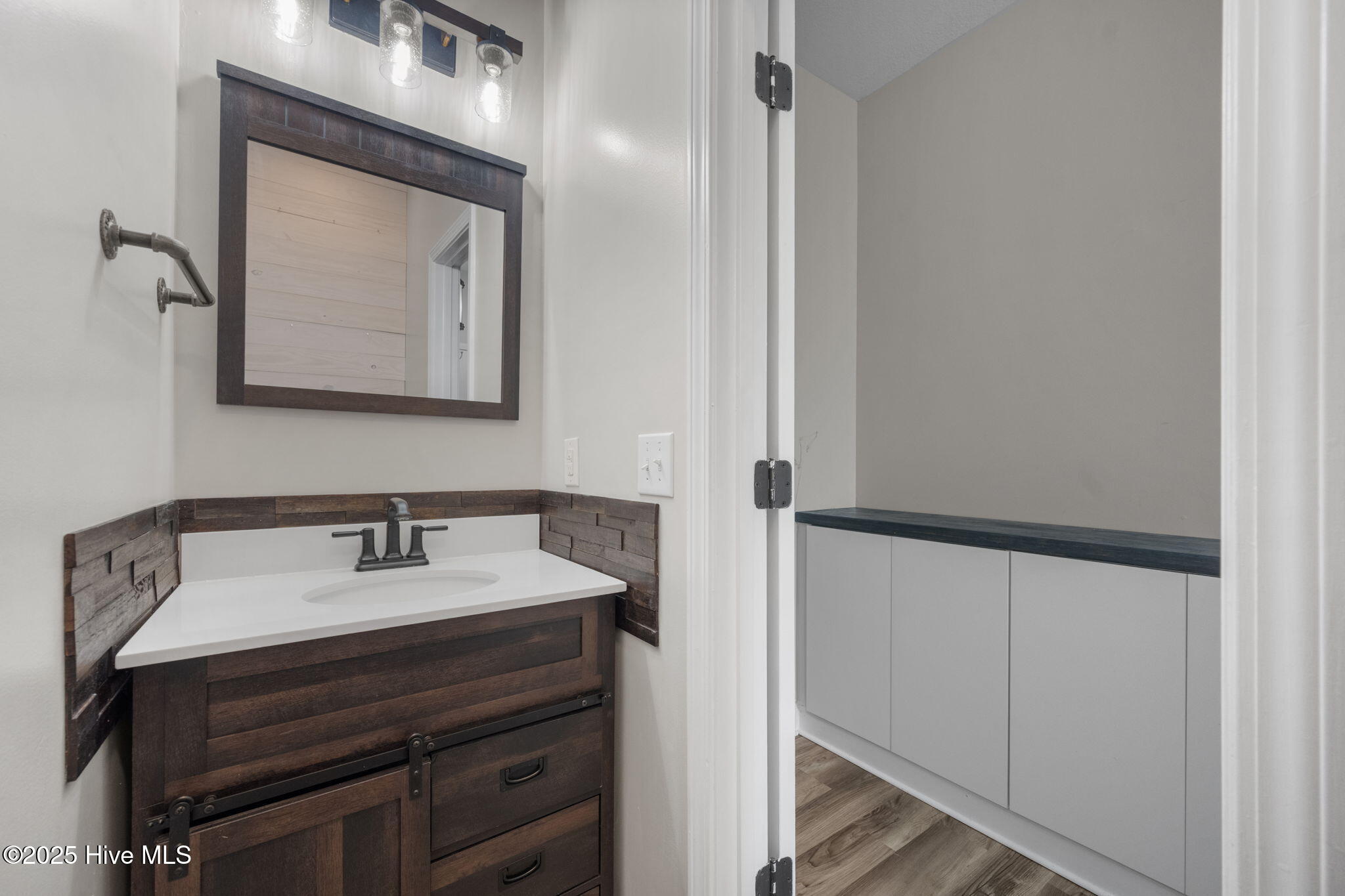 100546672 | Photo 21