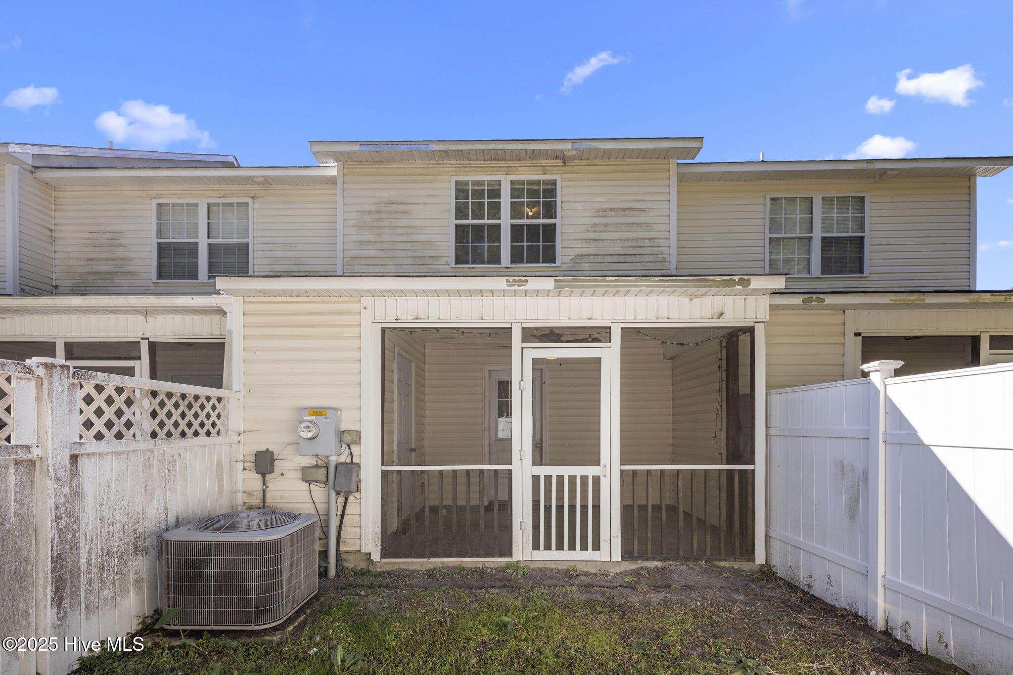 100544905 | Photo 35