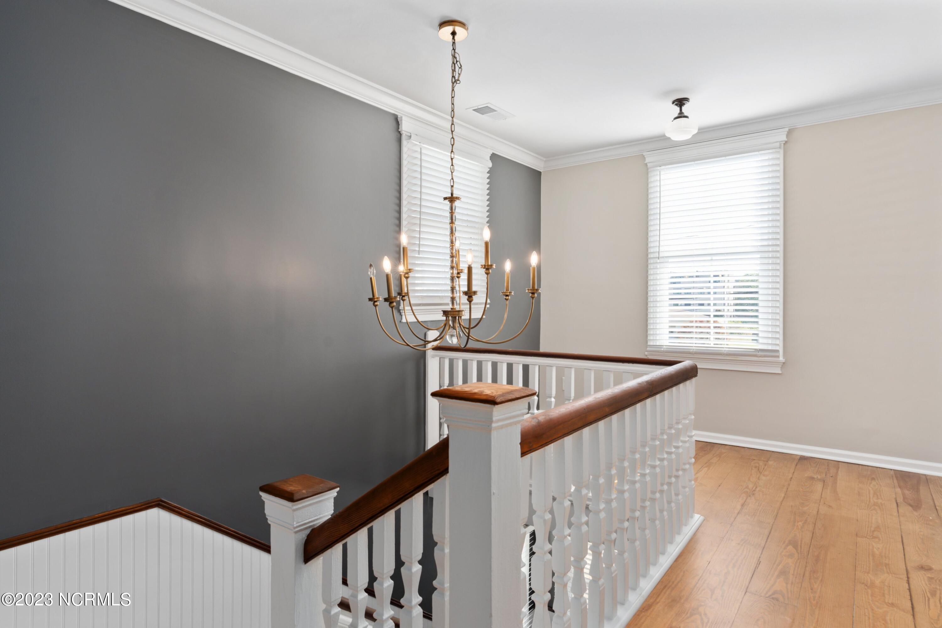 100559919 | Photo 17