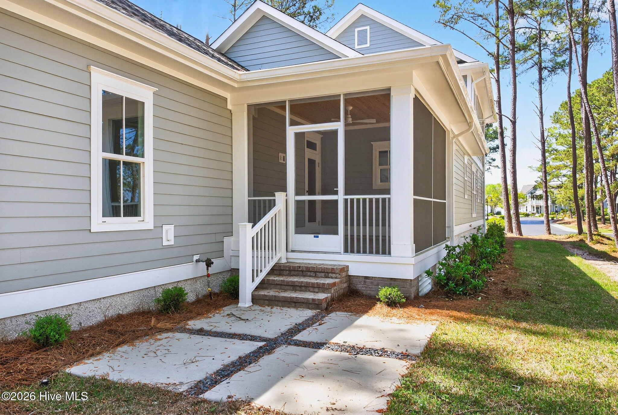 100558704 | Photo 44