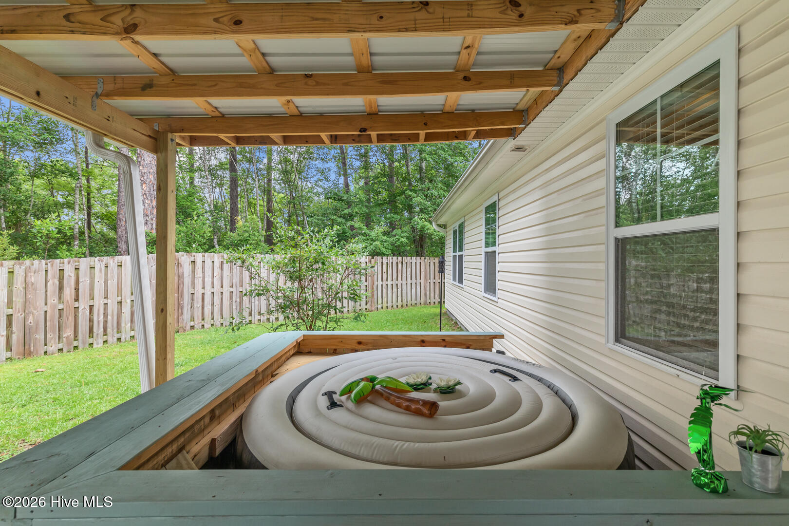 100562392 | Photo 30