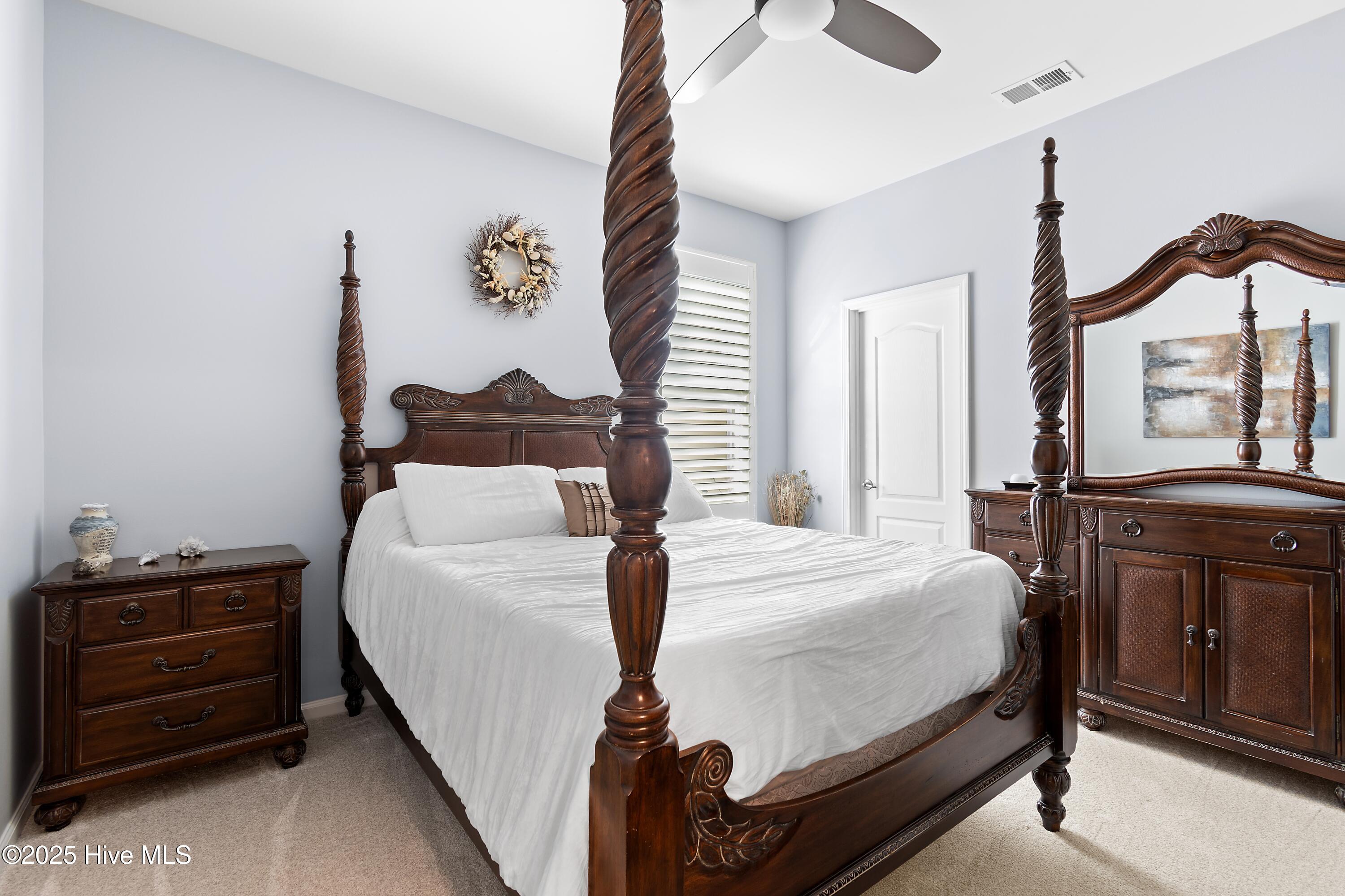 100542898 | Photo 36