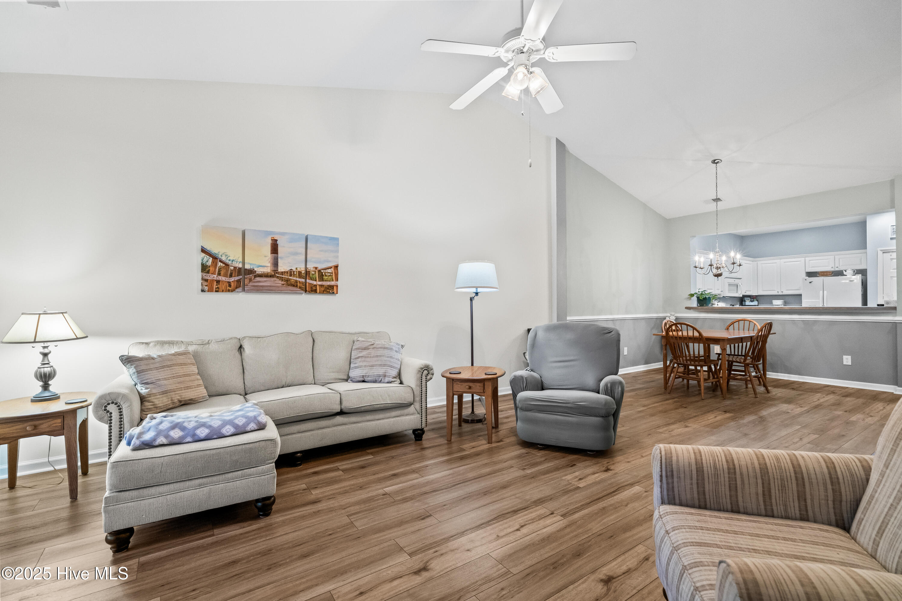 100552402 | Photo 10