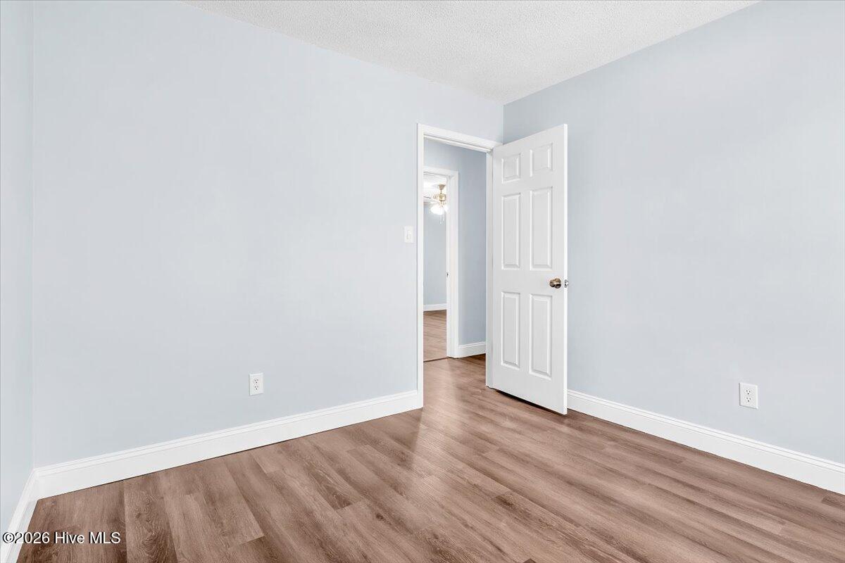 100555805 | Photo 23