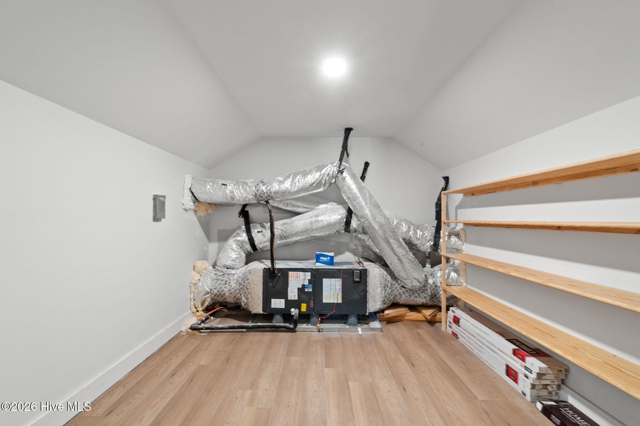 100569675 | Photo 44