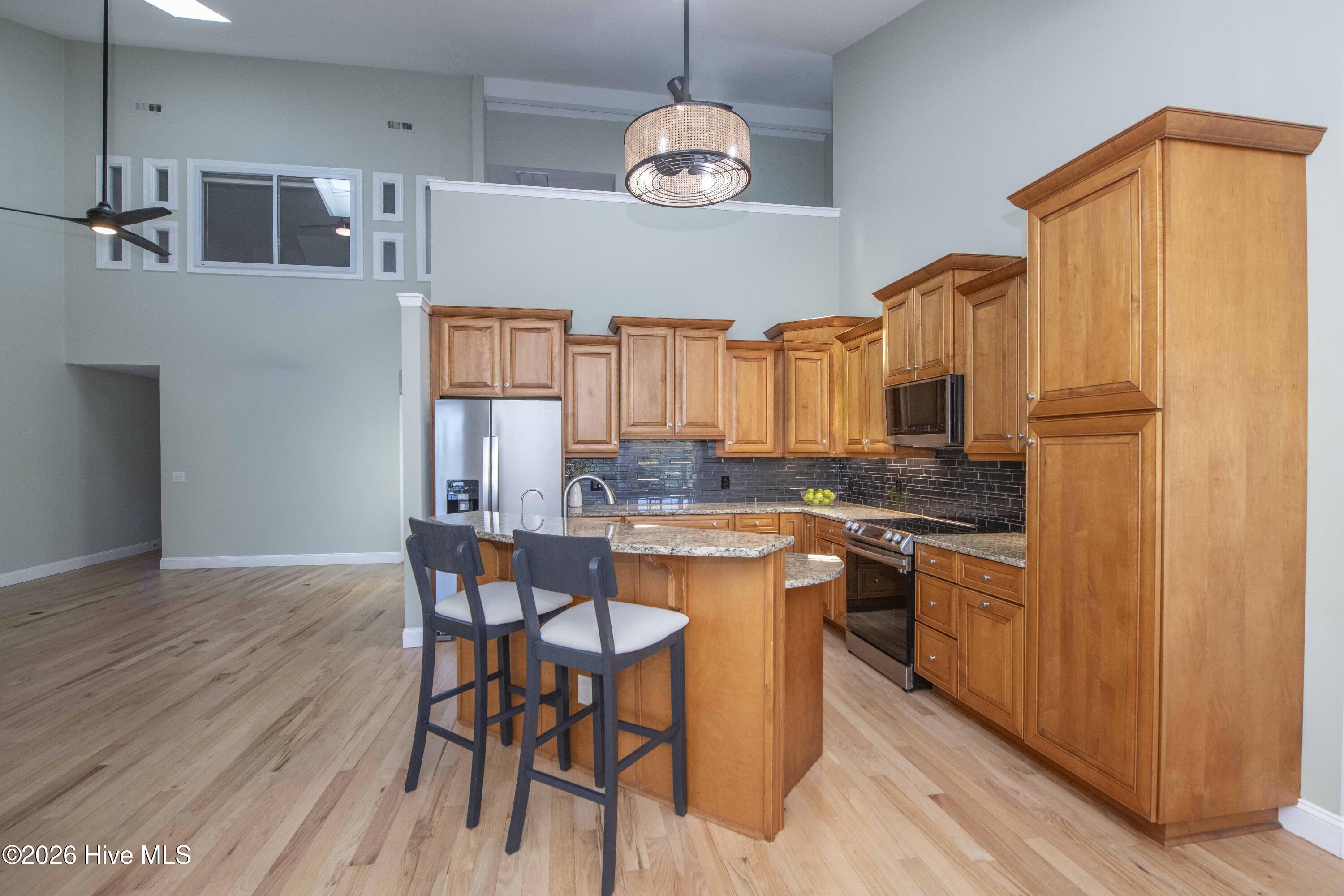 100563041 | Photo 10