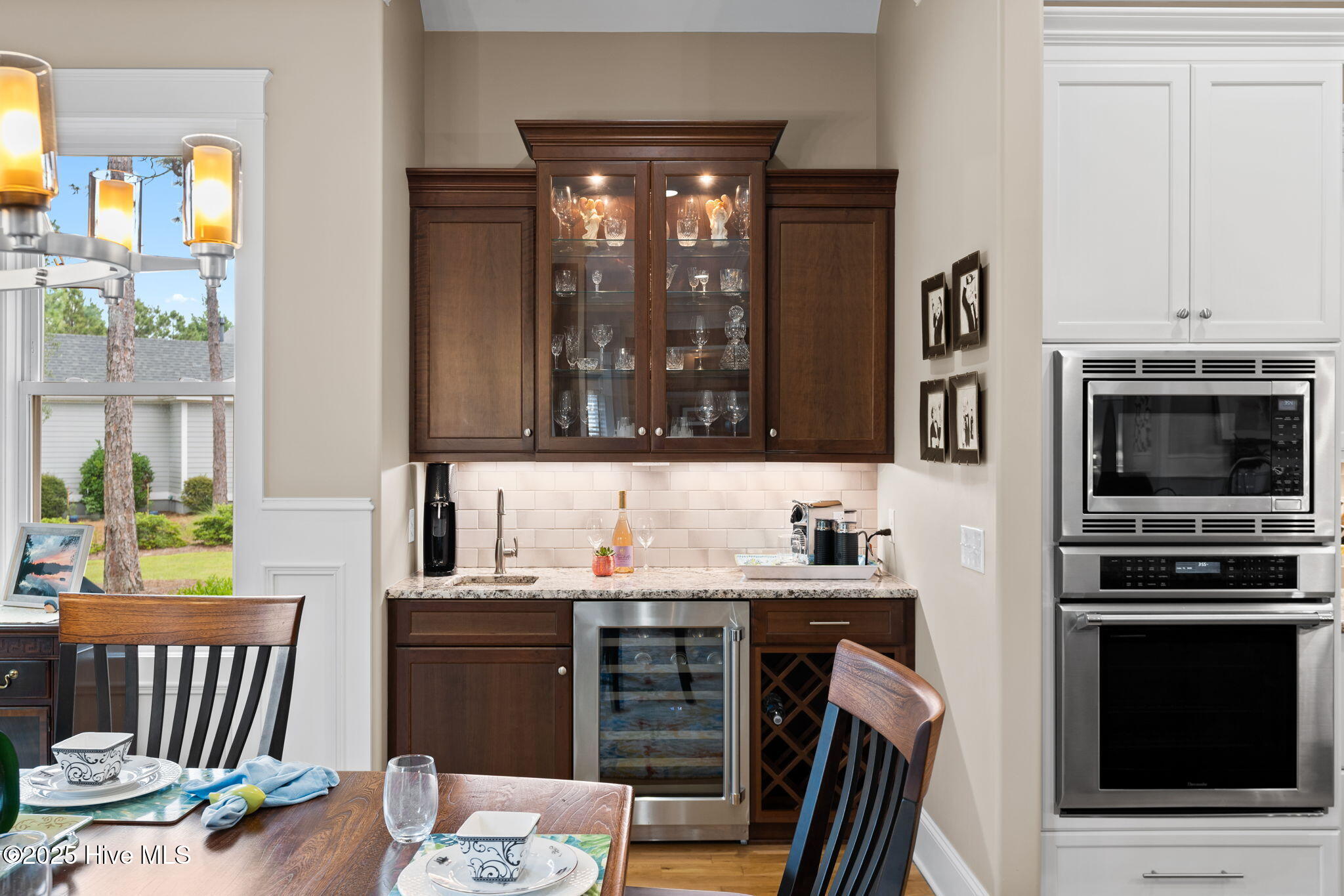 100562401 | Photo 35