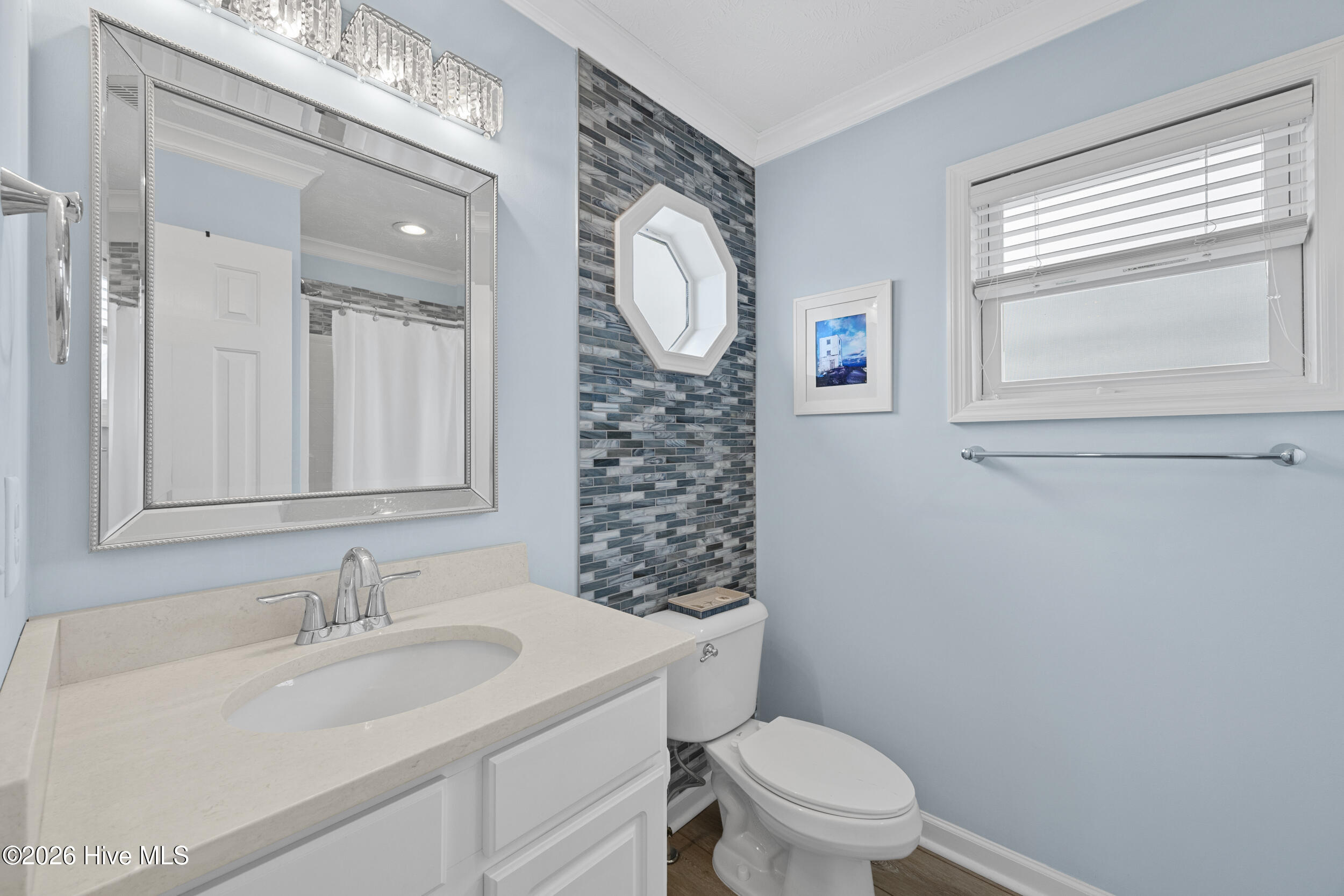 100558134 | Photo 26